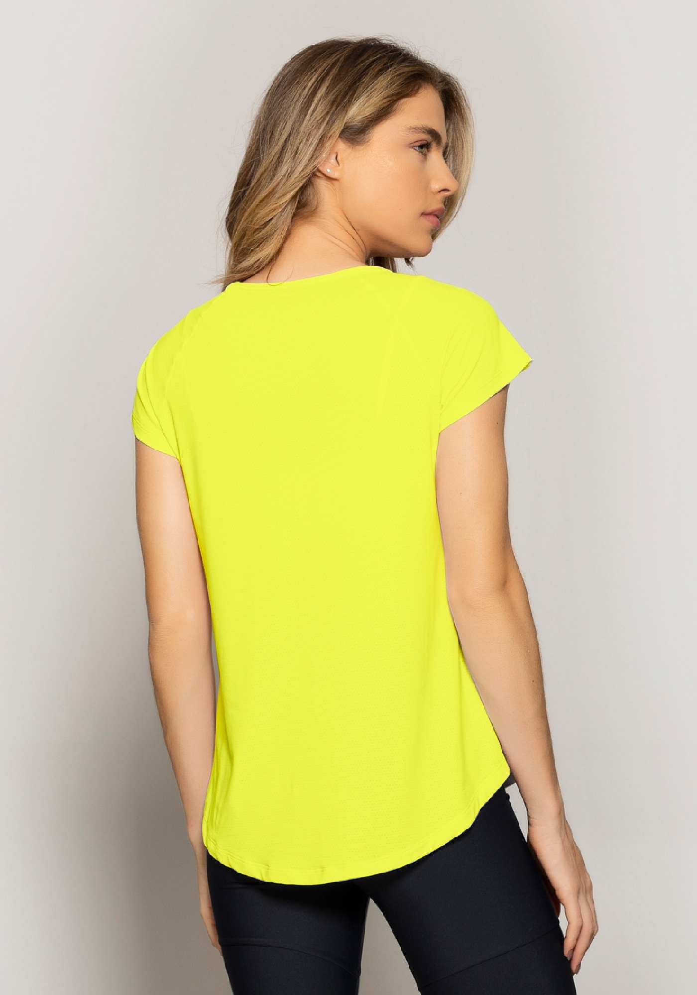 Blusa New Trip Essencial Amarelo 04