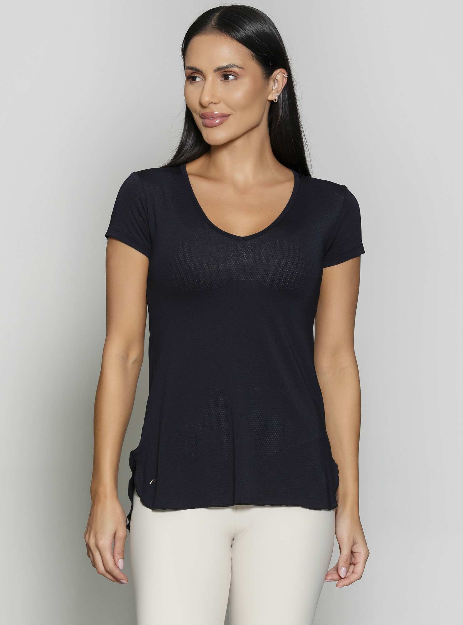 Blusa Alongada Essencial Preto