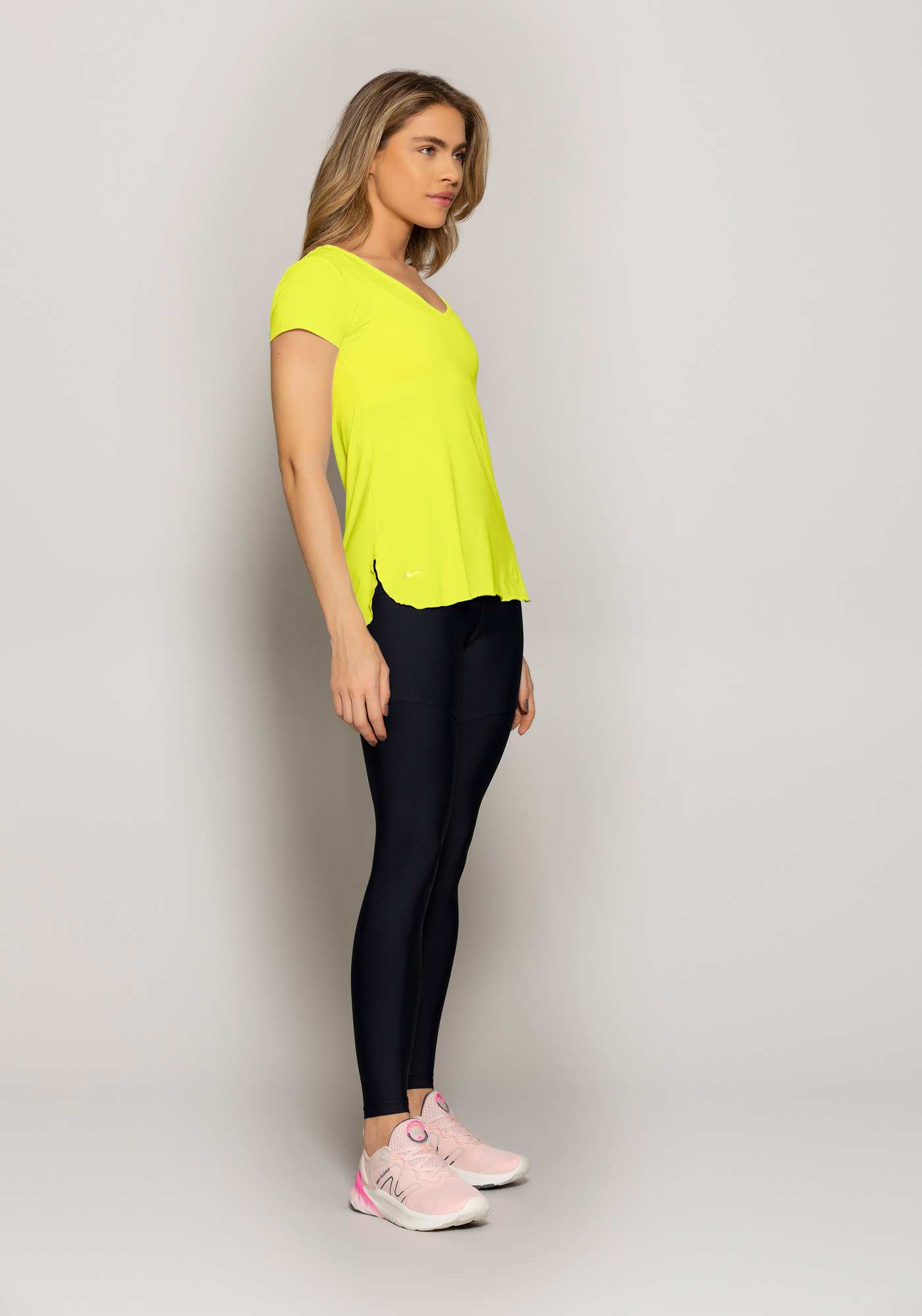 Blusa Alongada Essencial Amarelo 04