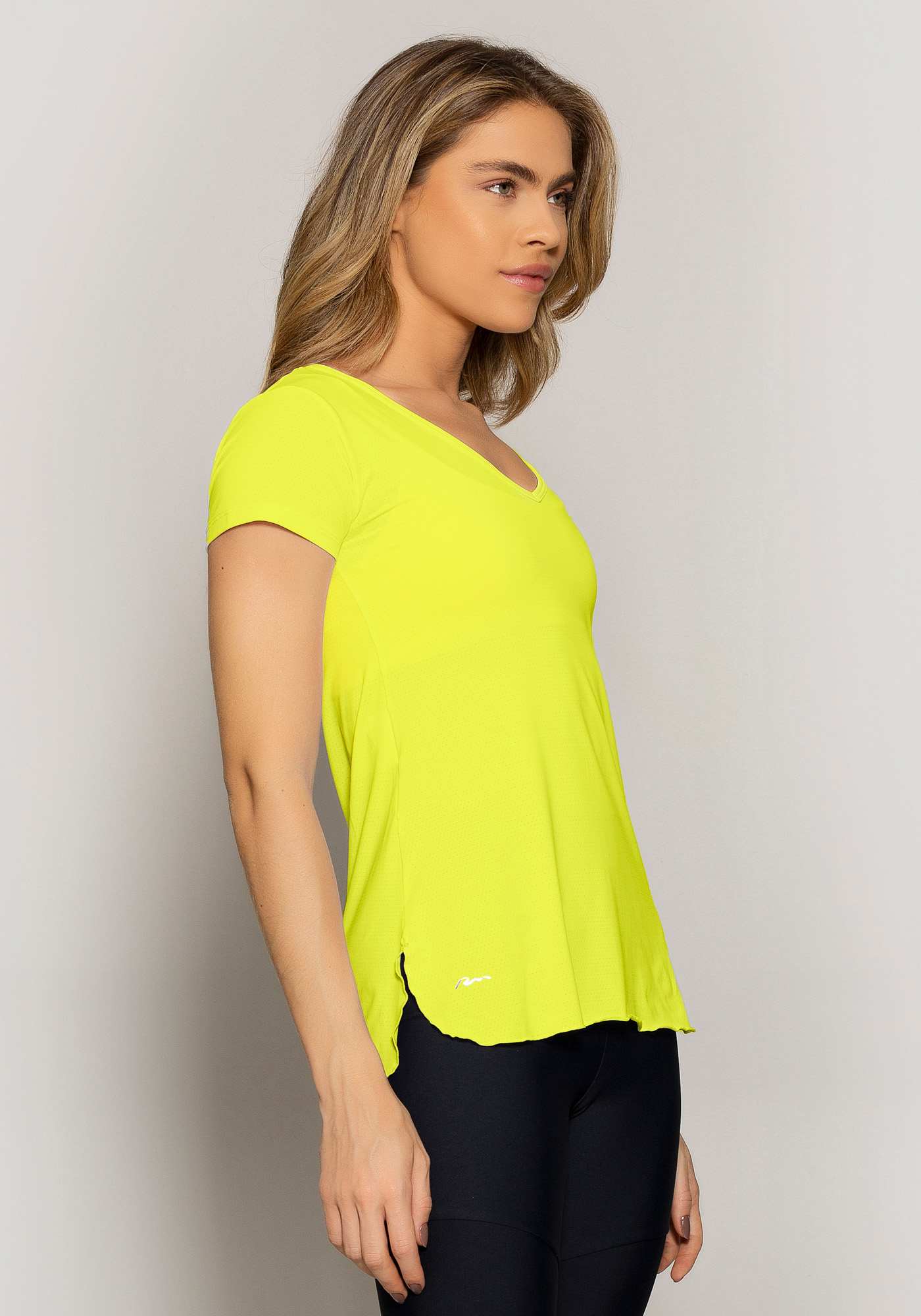 Blusa Alongada Essencial Amarelo 04