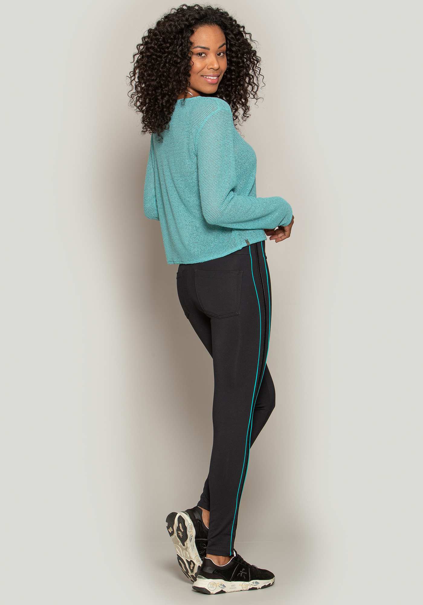 Blusa Malha Crochê Azul 32