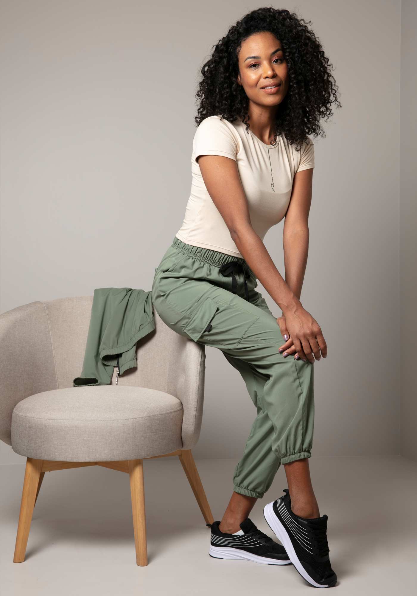 Blusa Cropped Malha Viscose Bege 01 / Verde 20