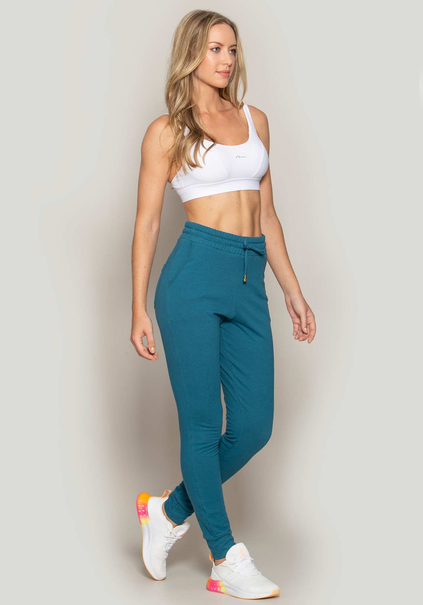 Calça Jogger Essencial de Moletinho Azul 13