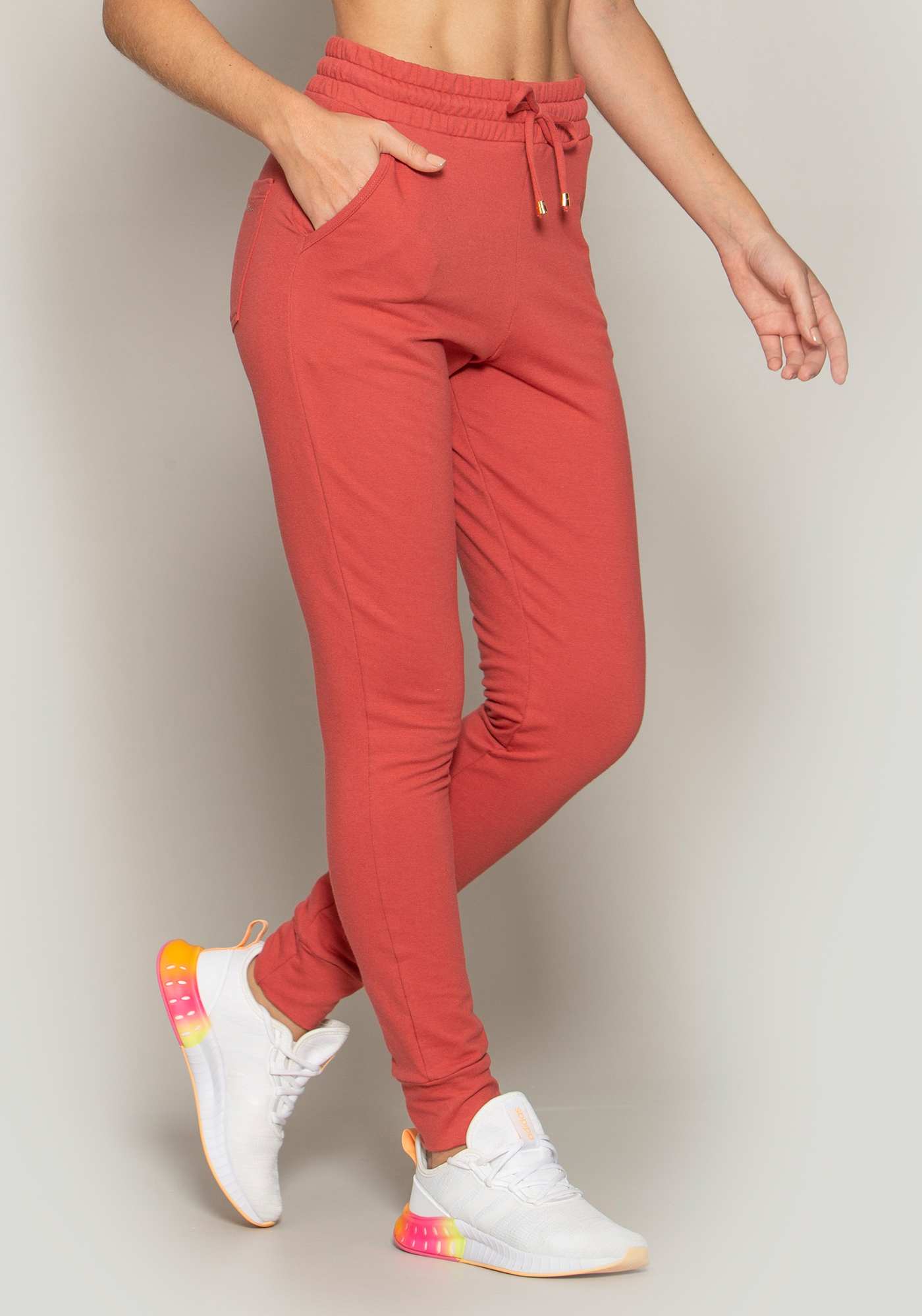 Calça Jogger Essencial de Moletinho Ferrugem 01
