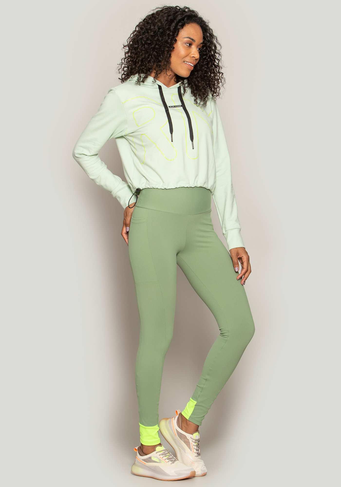 Blusão Cropped Basic Power Verde 27 / Verde 11