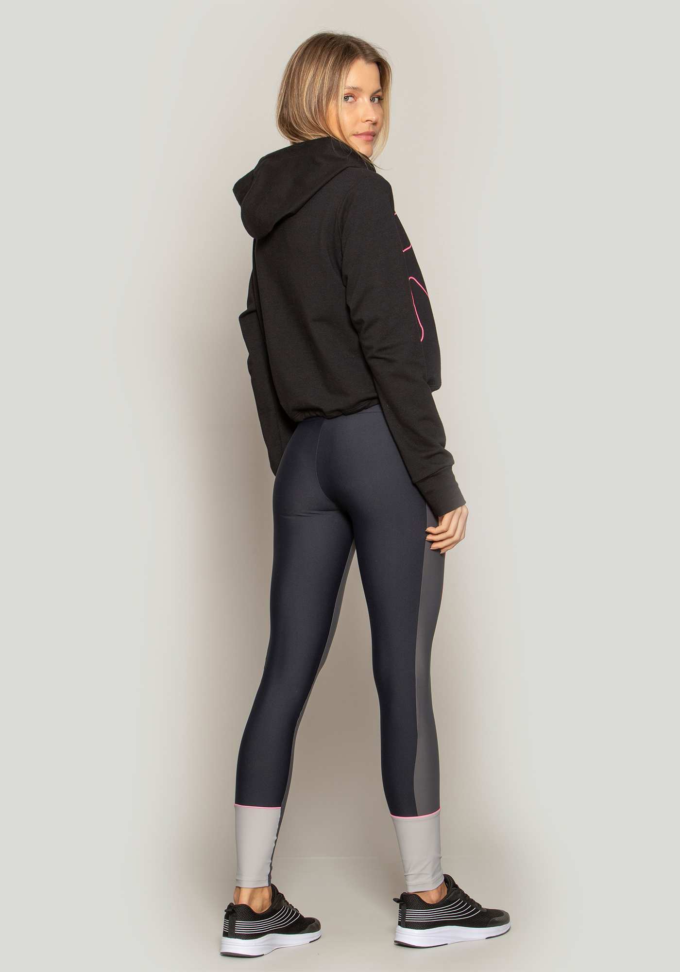 Blusão Cropped Basic Power Preto / Rosa 08