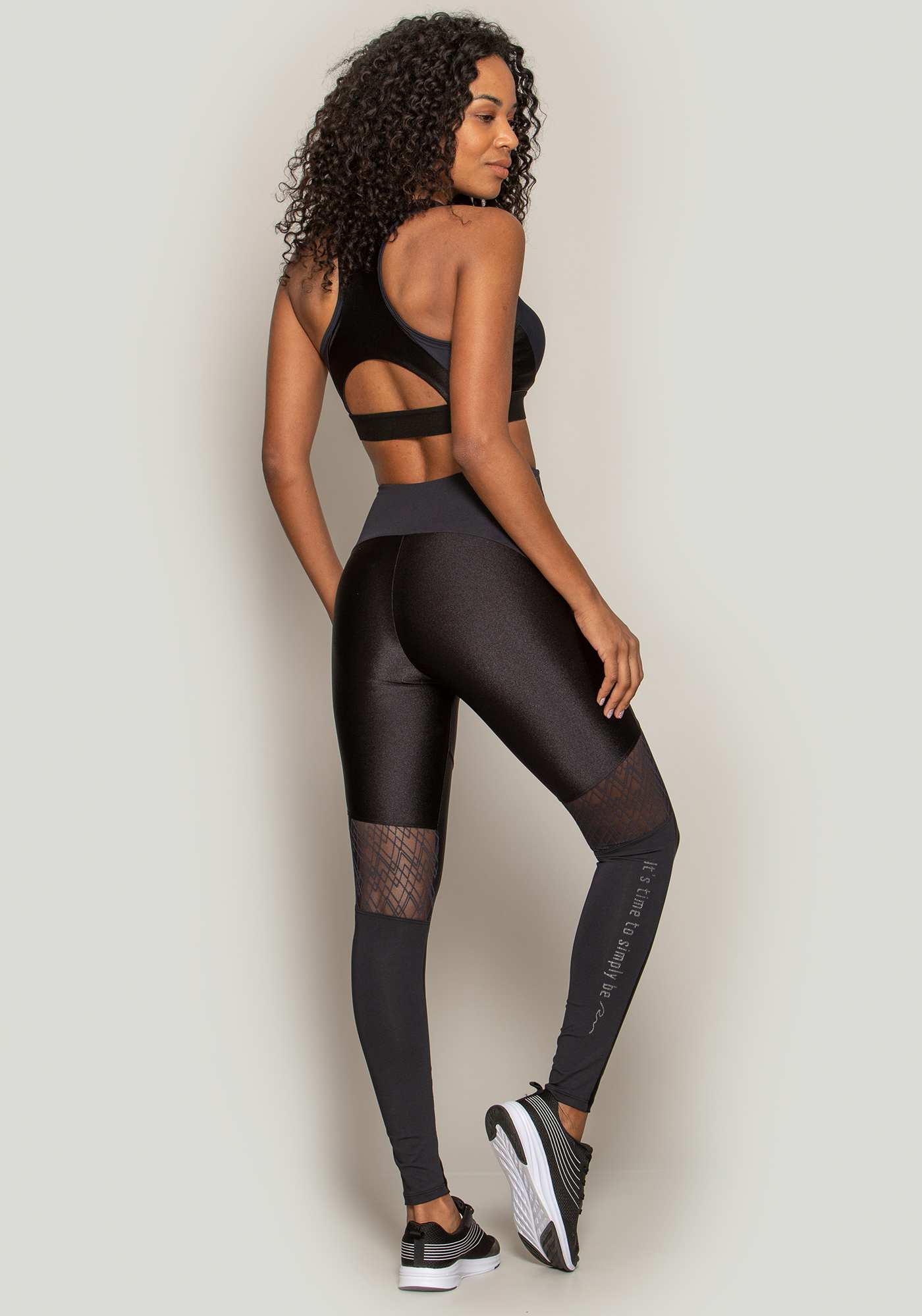 Legging com Recortes Premium Preto