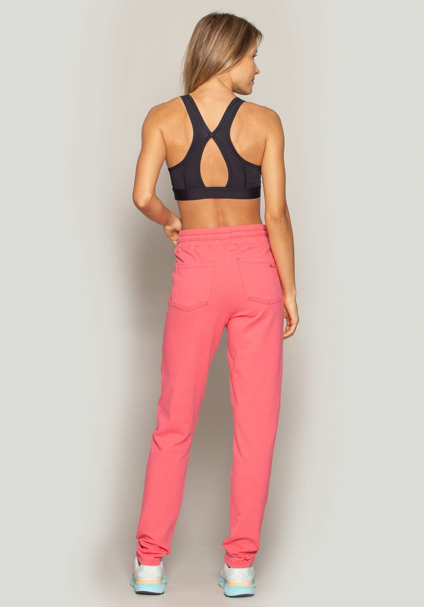 Calça com Recortes de Moletinho Rosa 05