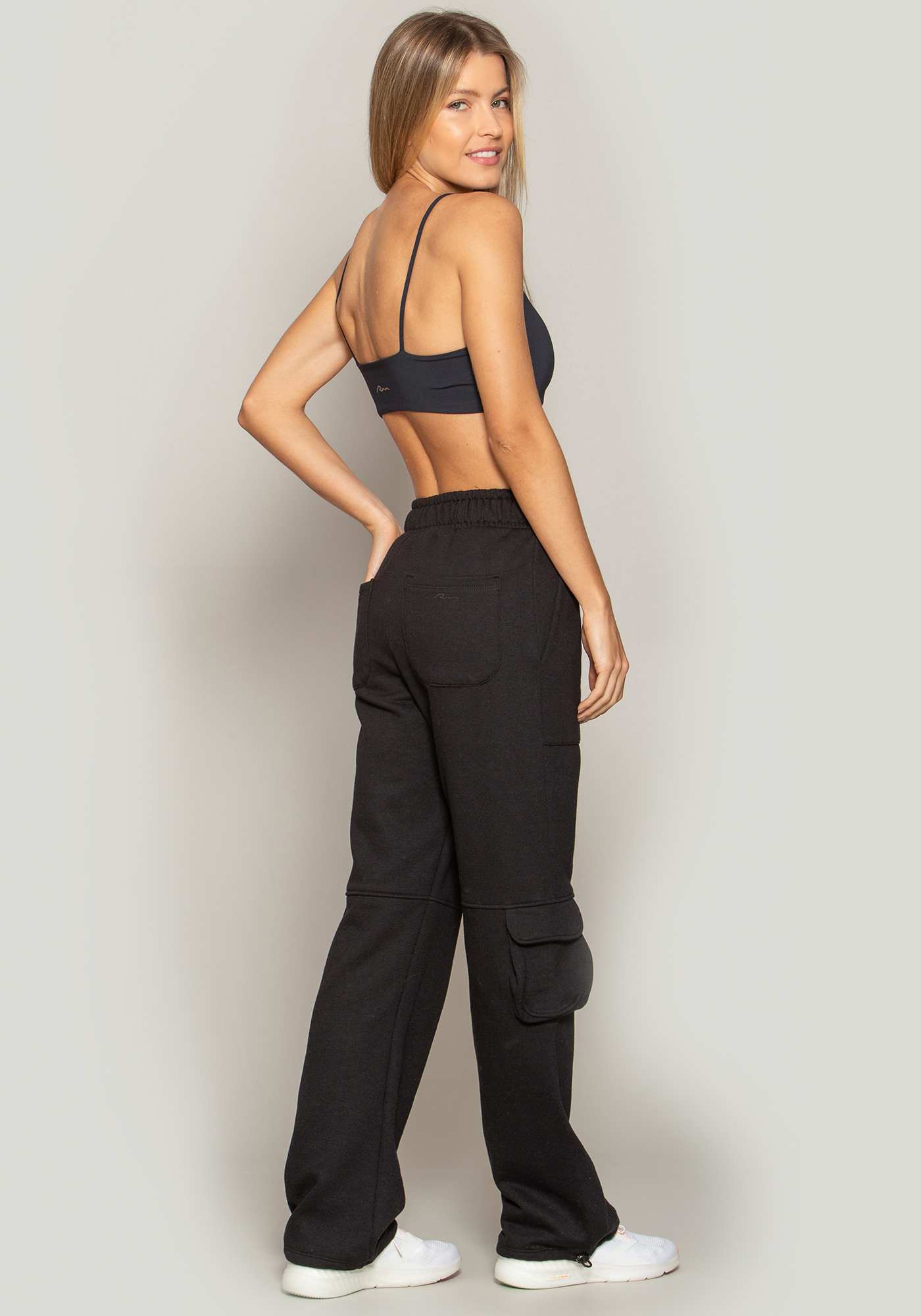 Calça Bootcut Cargo de Moletom Preto