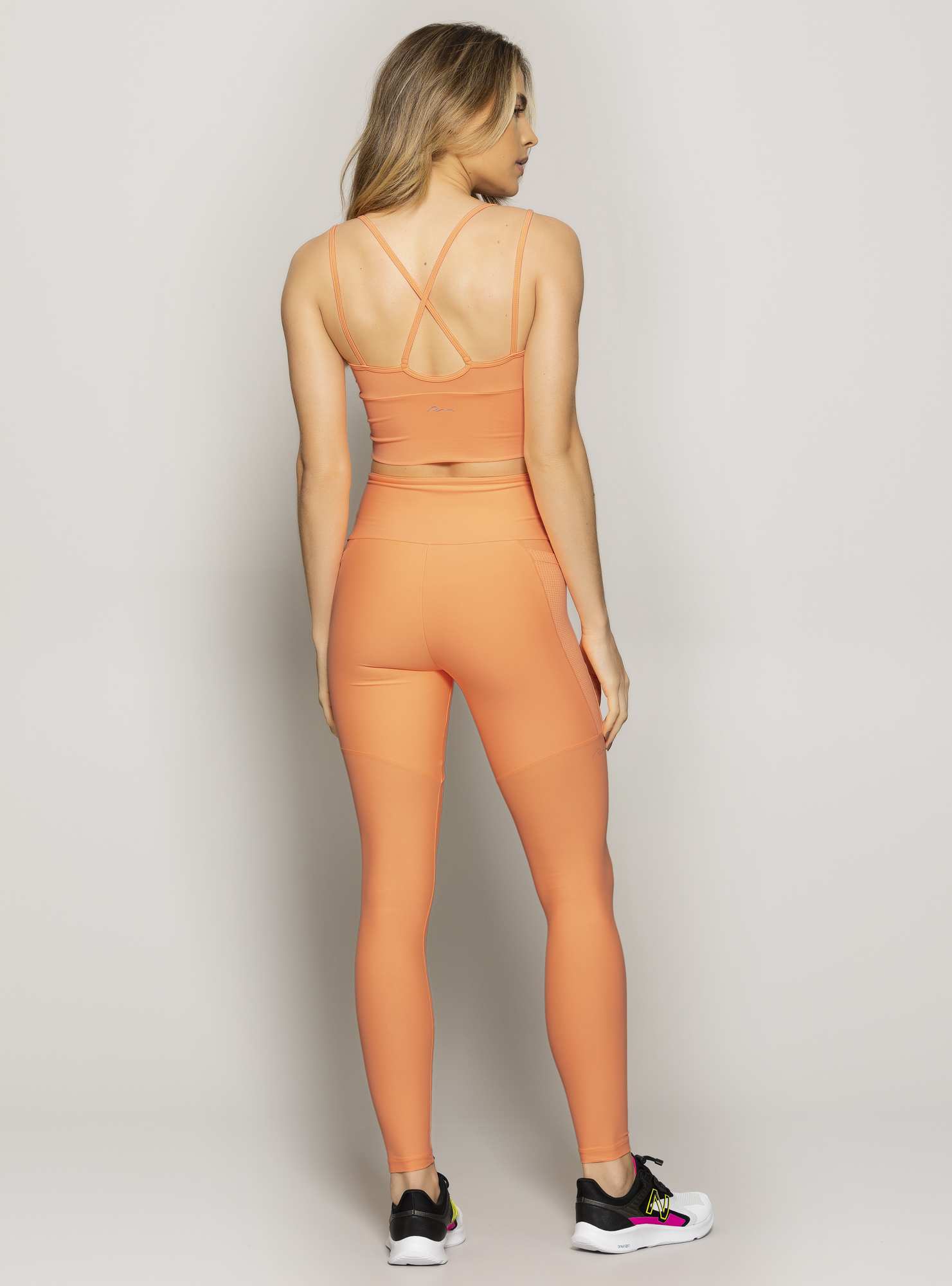 Legging Blocking com Bolsos Laranja 18