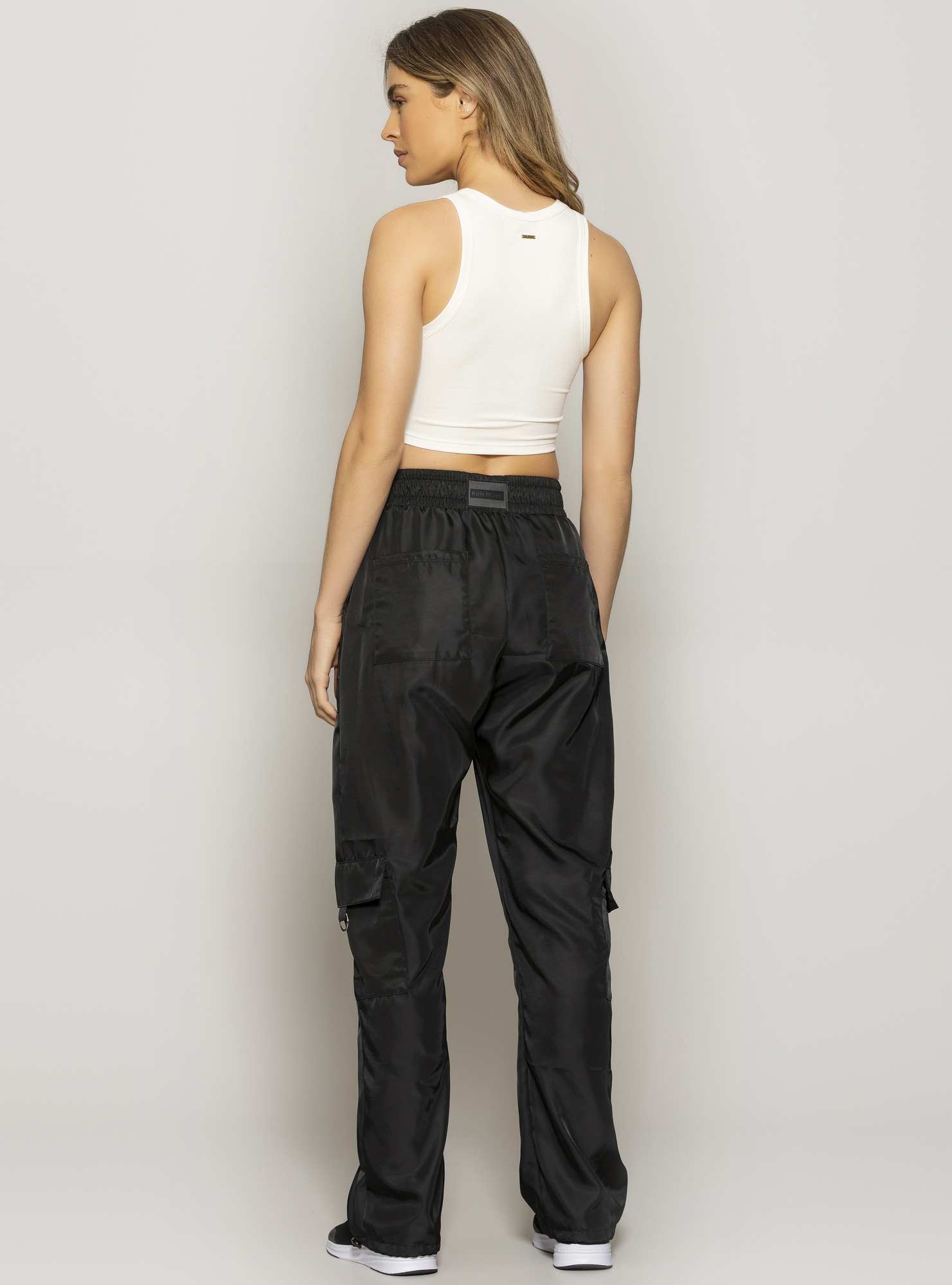 Calça com Bolsos Soft Utility Preto