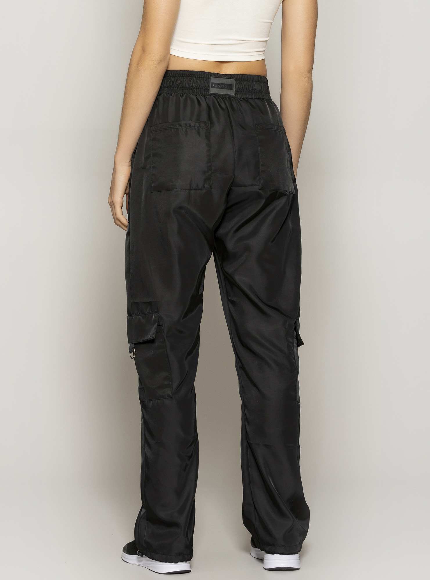 Calça com Bolsos Soft Utility Preto