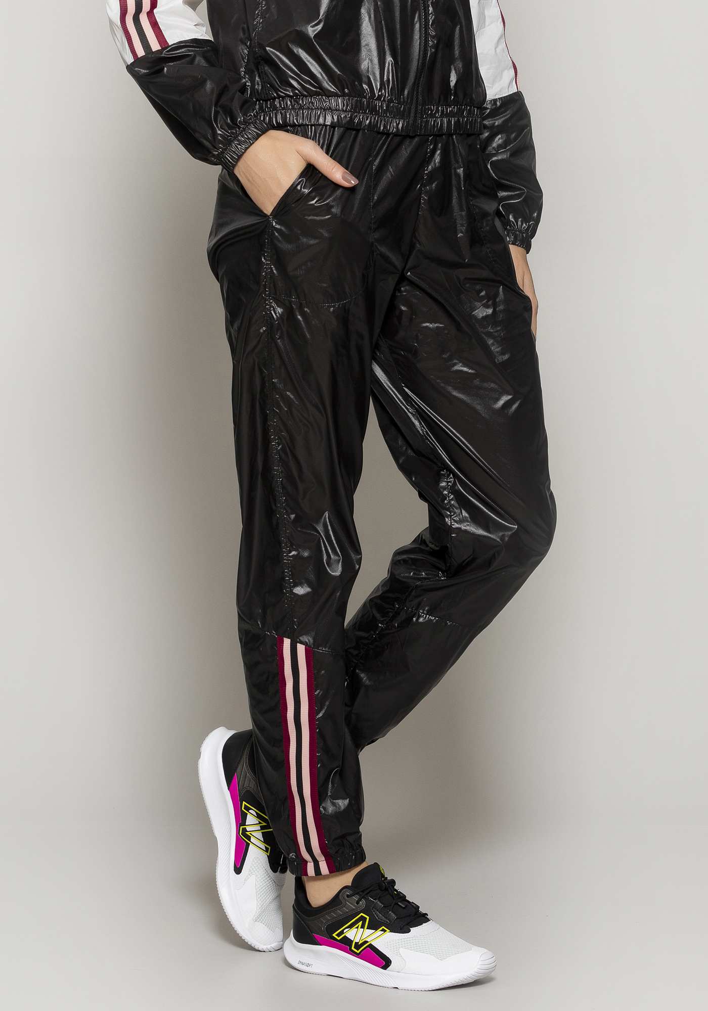Calça Jogger Corta-Vento Leveza Preto