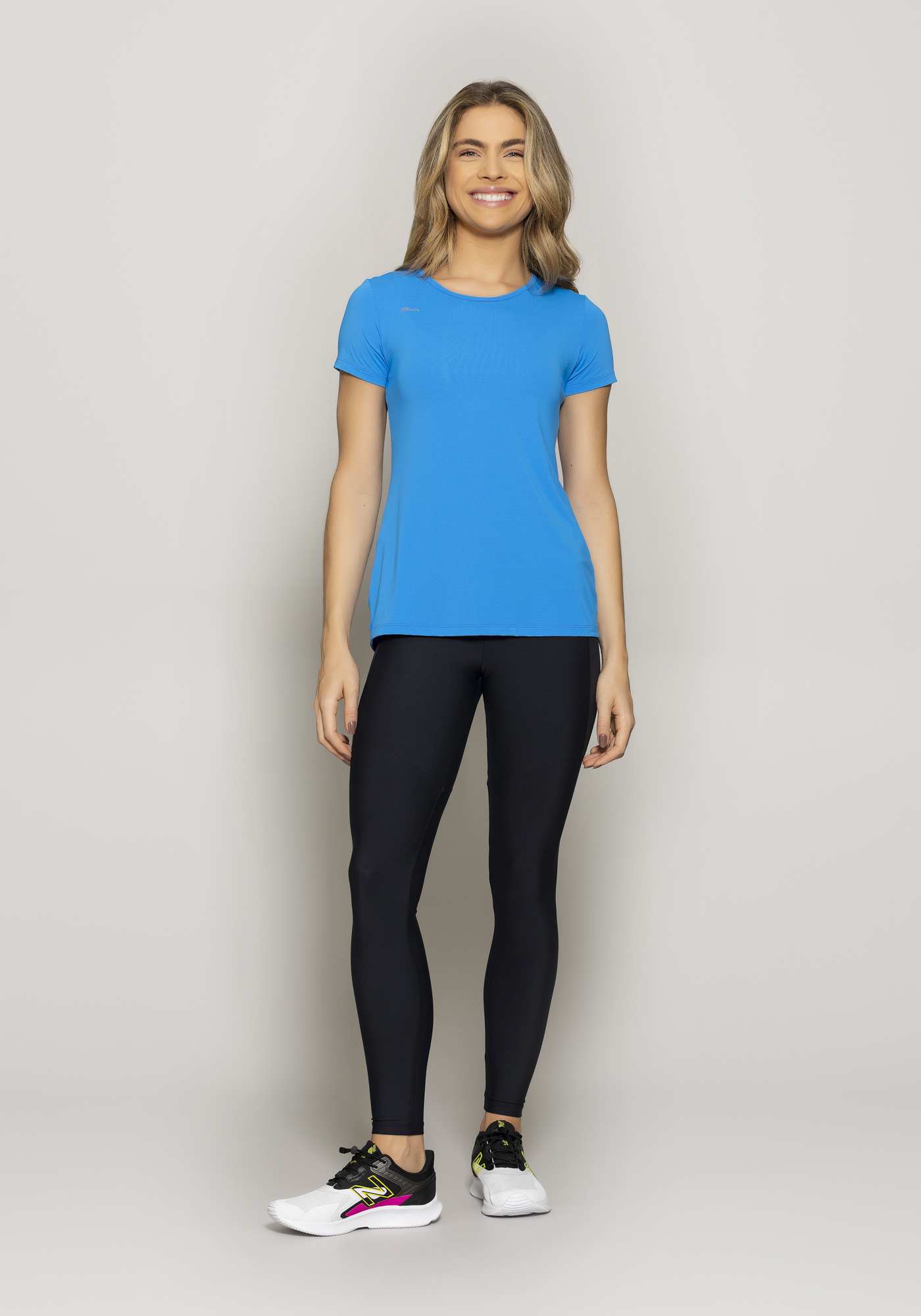 Blusa com Fenda Essencial Azul 03