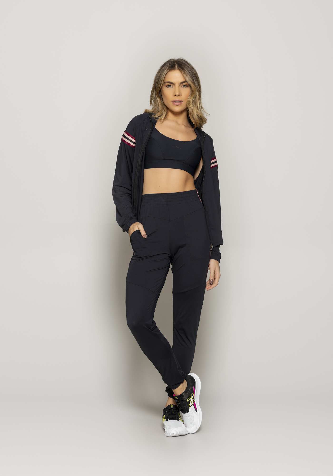 Calça Jogger Leveza Preto / Rosa 35