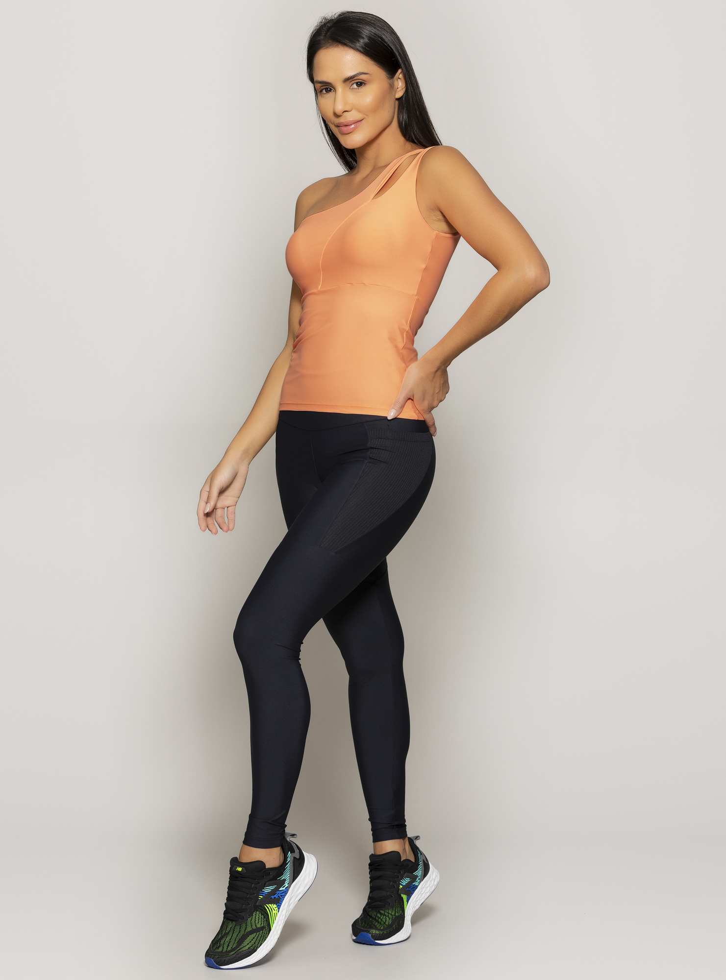 Blusa Assimétrica Cut Out Laranja 18