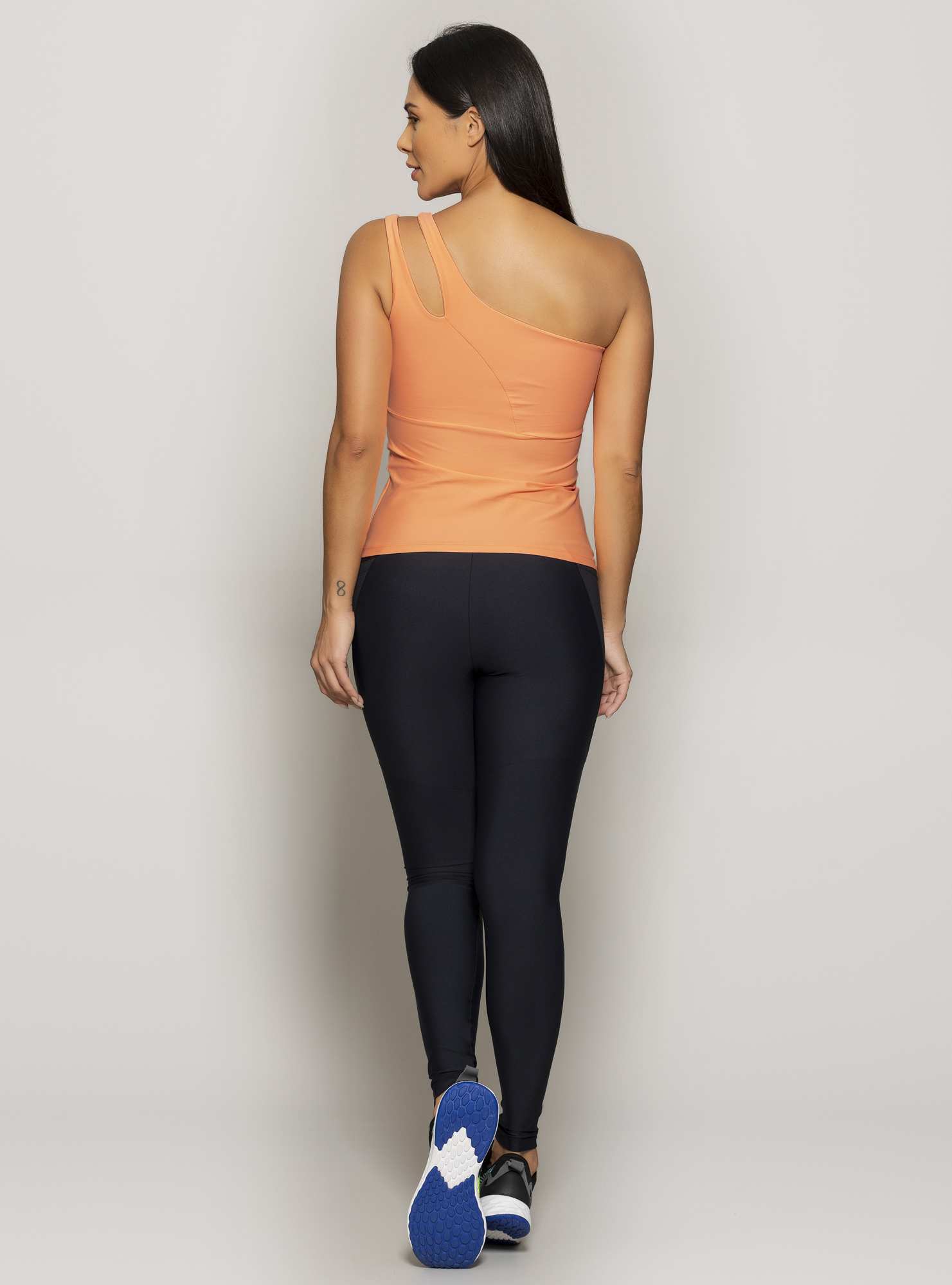 Blusa Assimétrica Cut Out Laranja 18