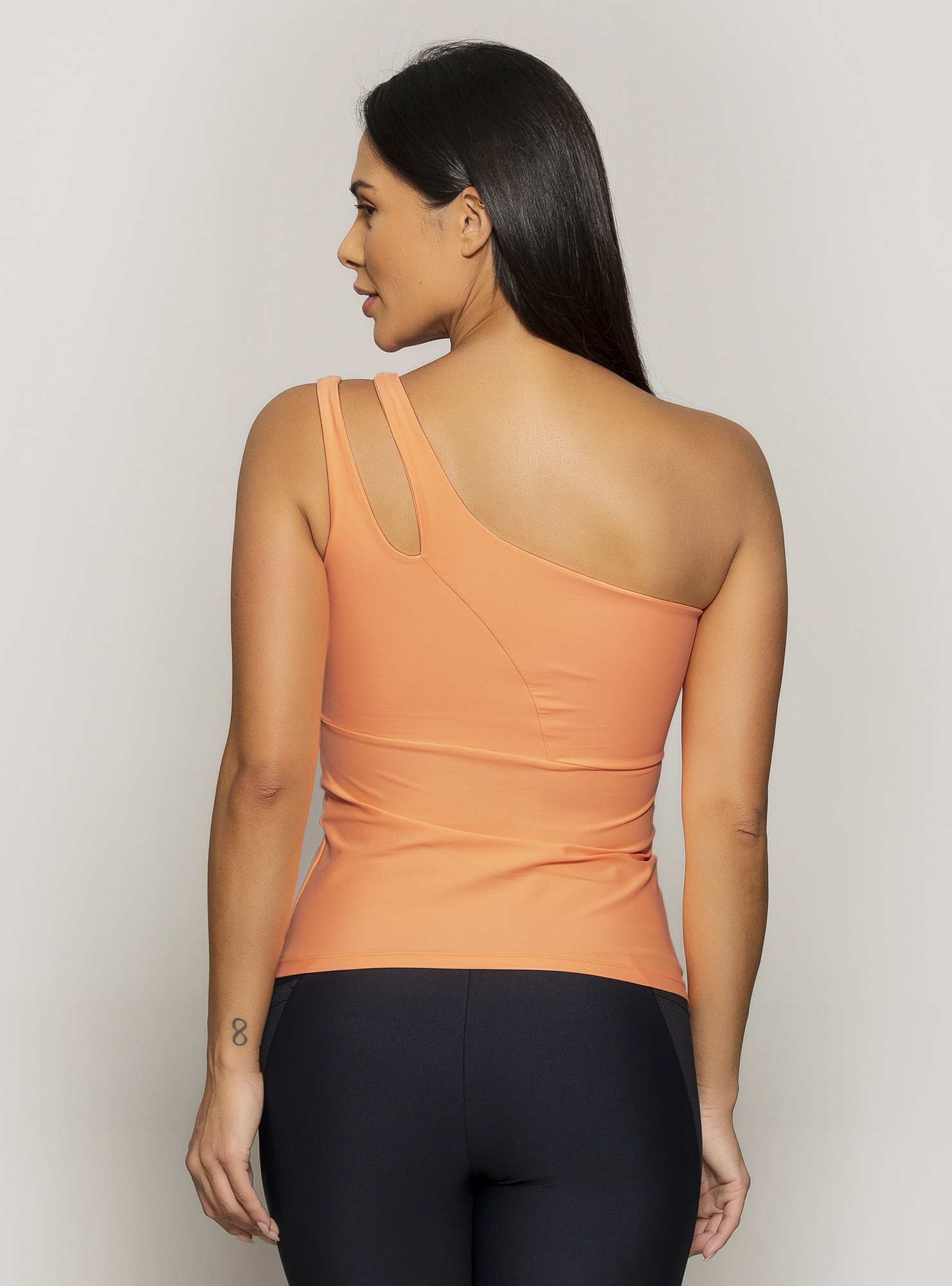 Blusa Assimétrica Cut Out Laranja 18