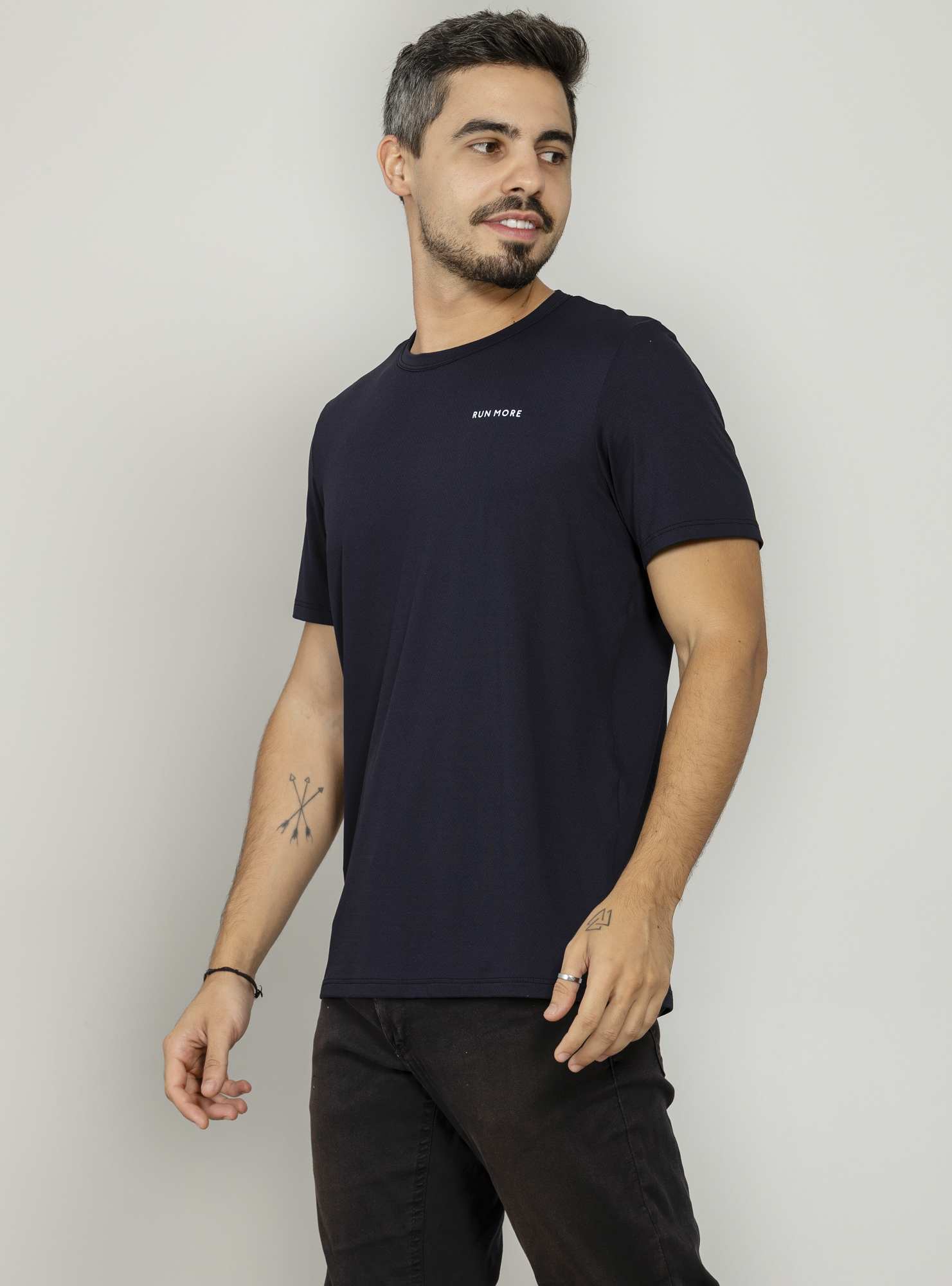Camiseta Masculina Essencial Preto
