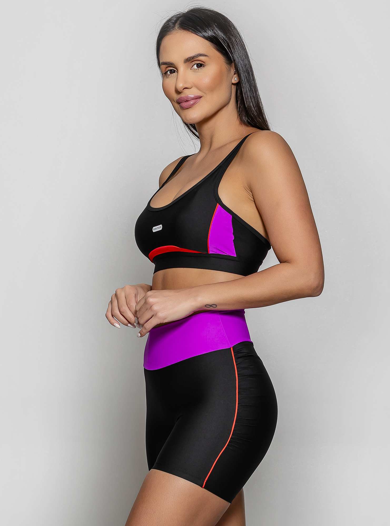 Top com Recortes Leg Day Preto 02 / Roxo 13