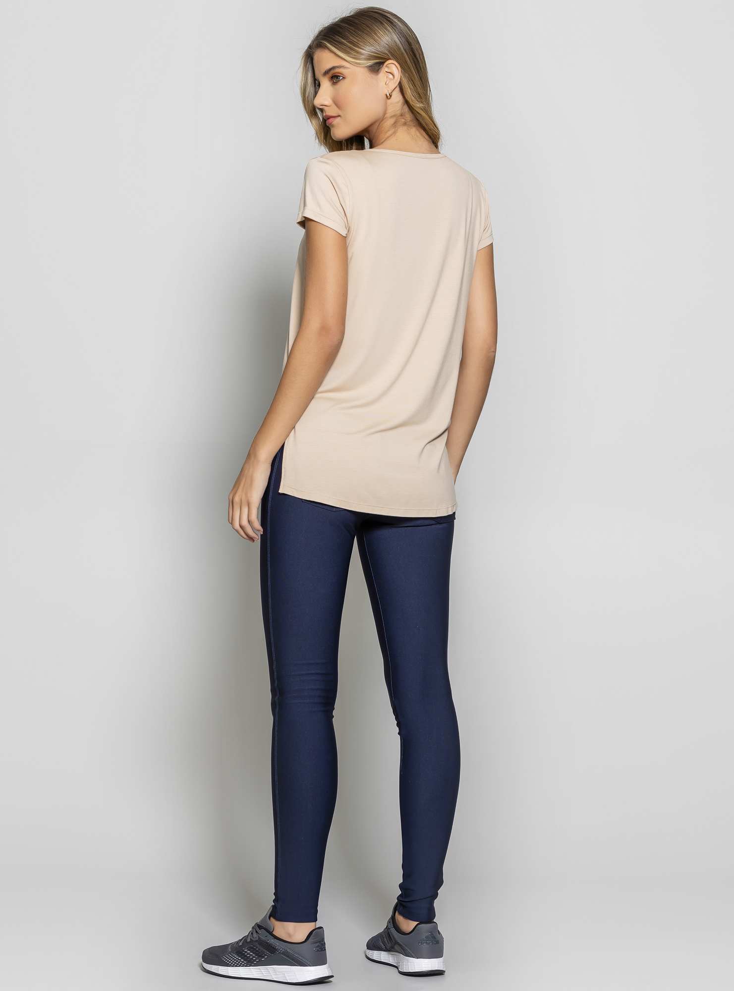 Blusa Alongada Athleisure Bege 01 / Verde 21
