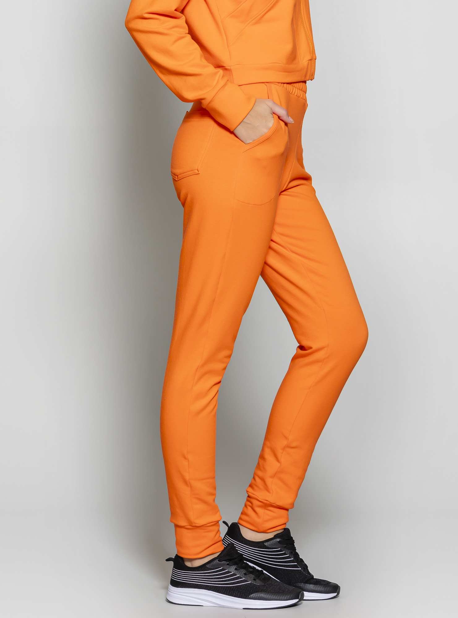 Calça Jogger de Moletinho Laranja 04 / Preto