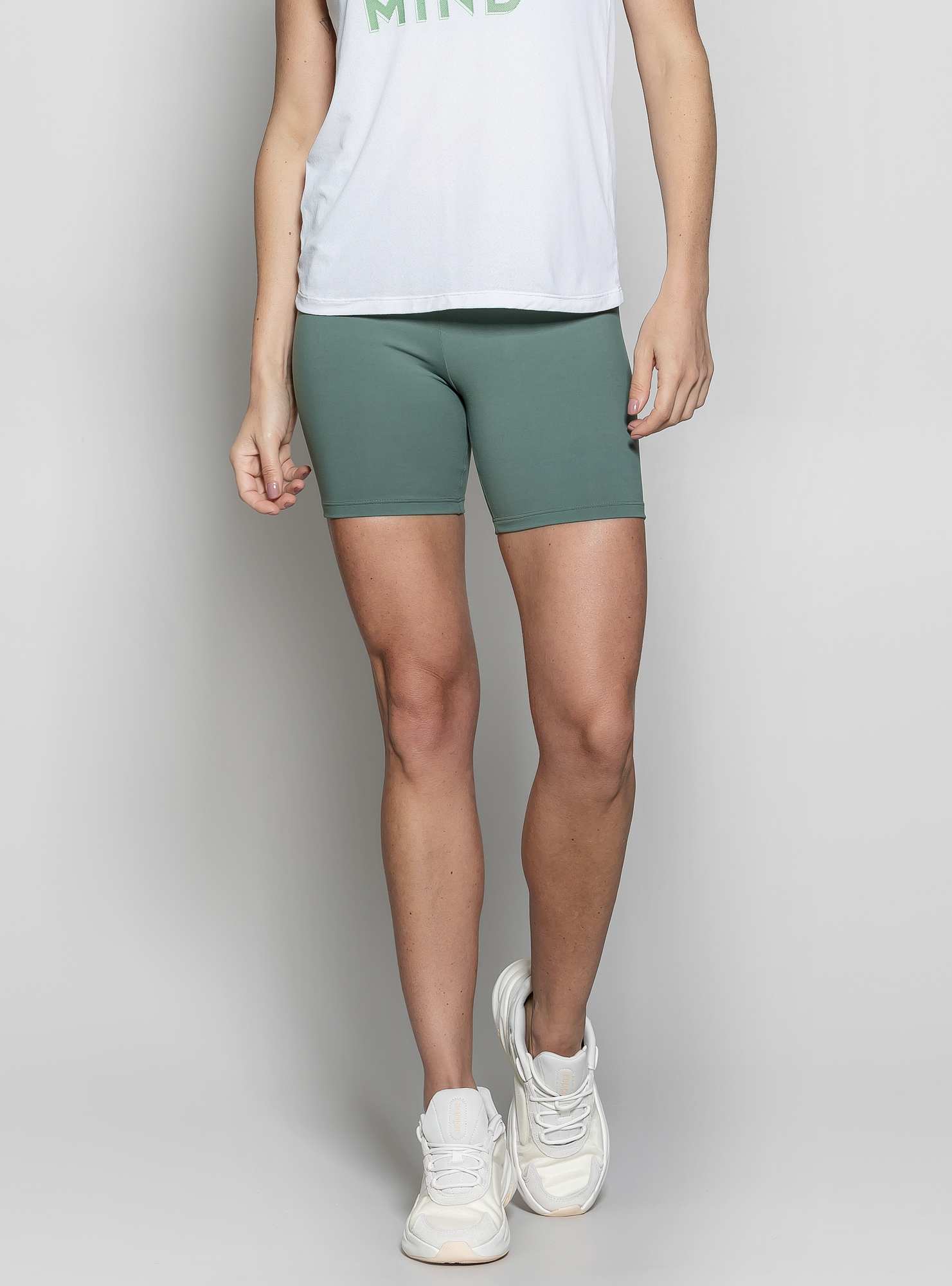 Bermuda Essencial Verde 28