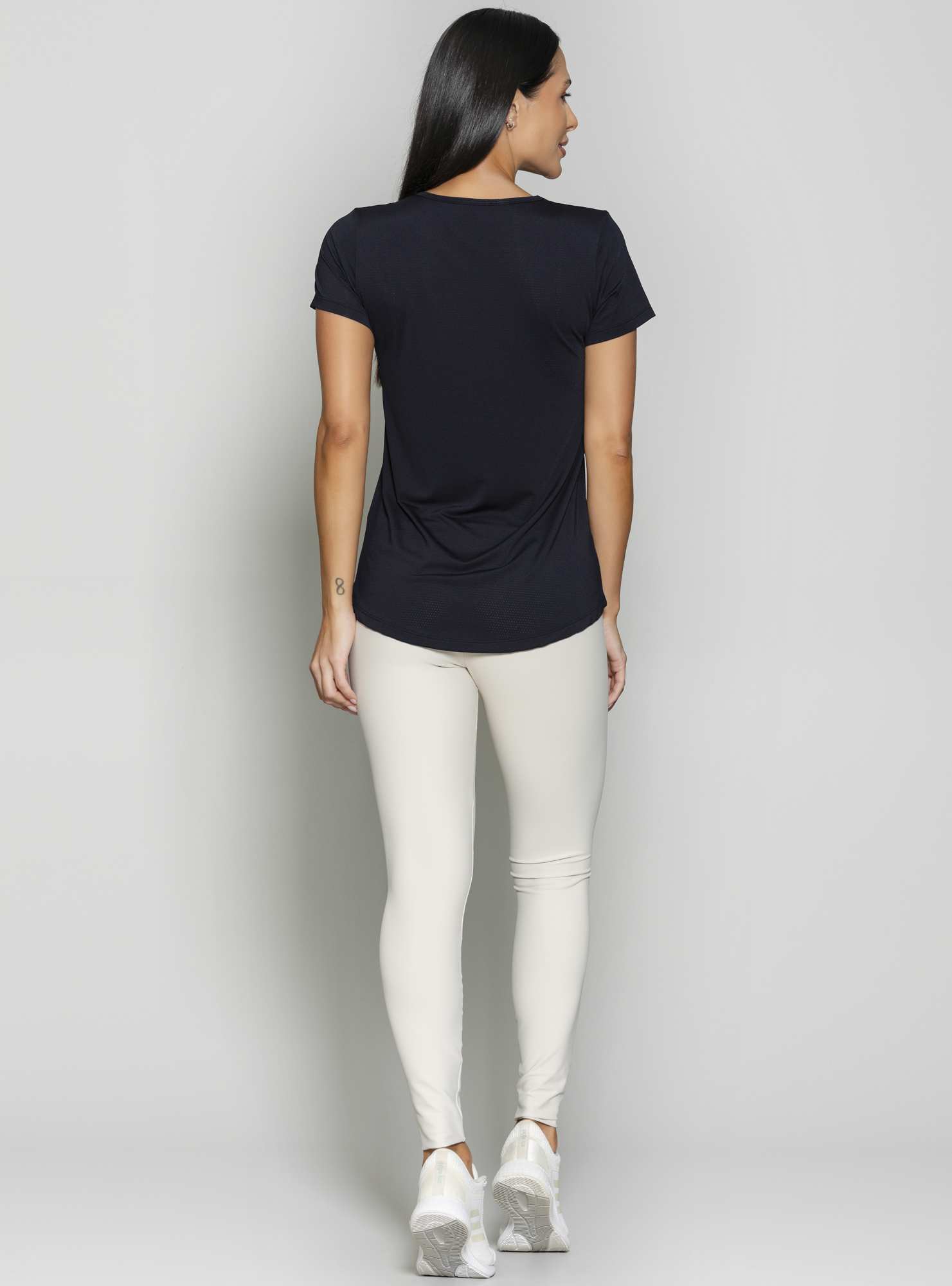 Blusa Alongada Essencial Preto