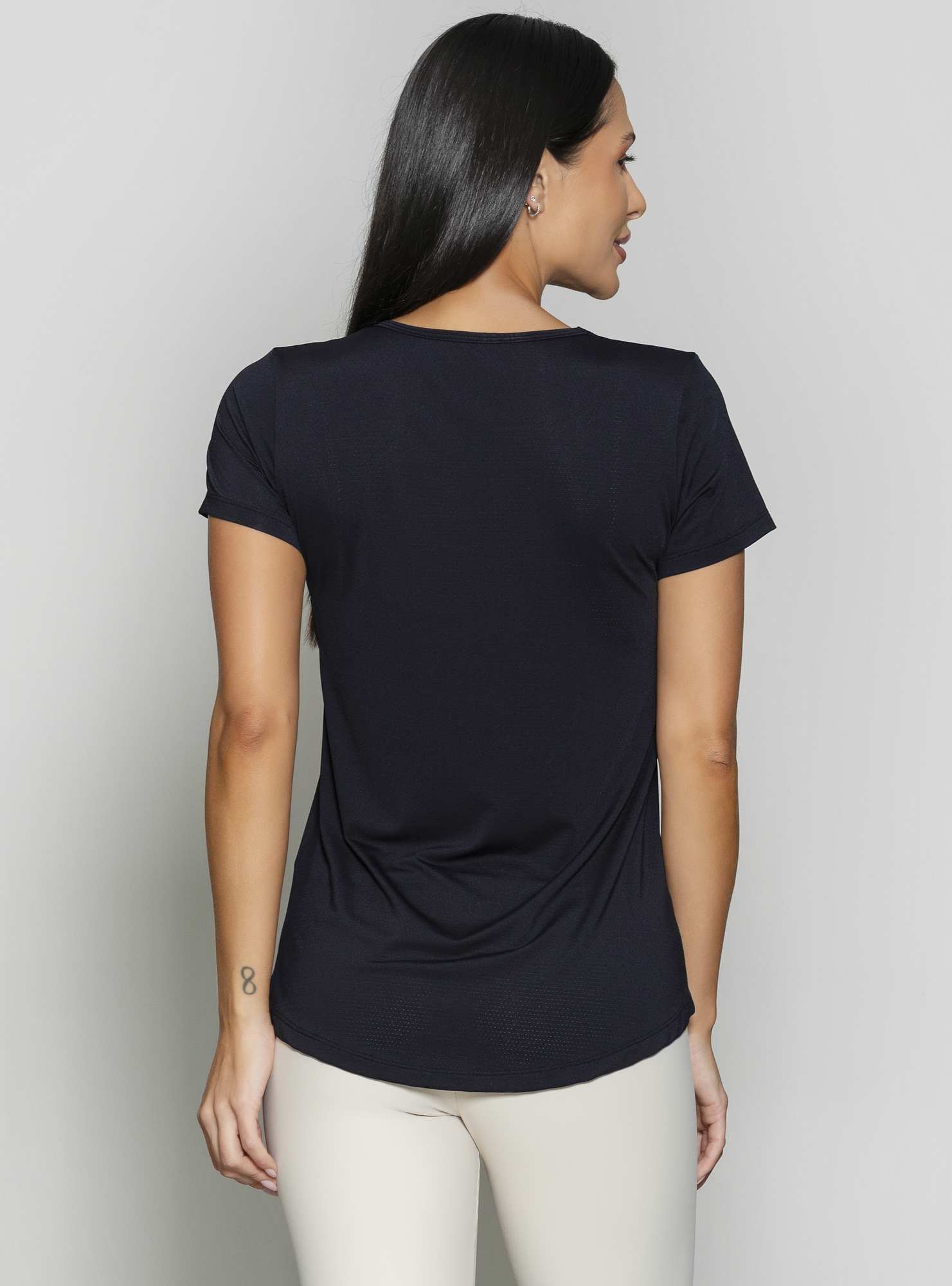 Blusa Alongada Essencial Preto
