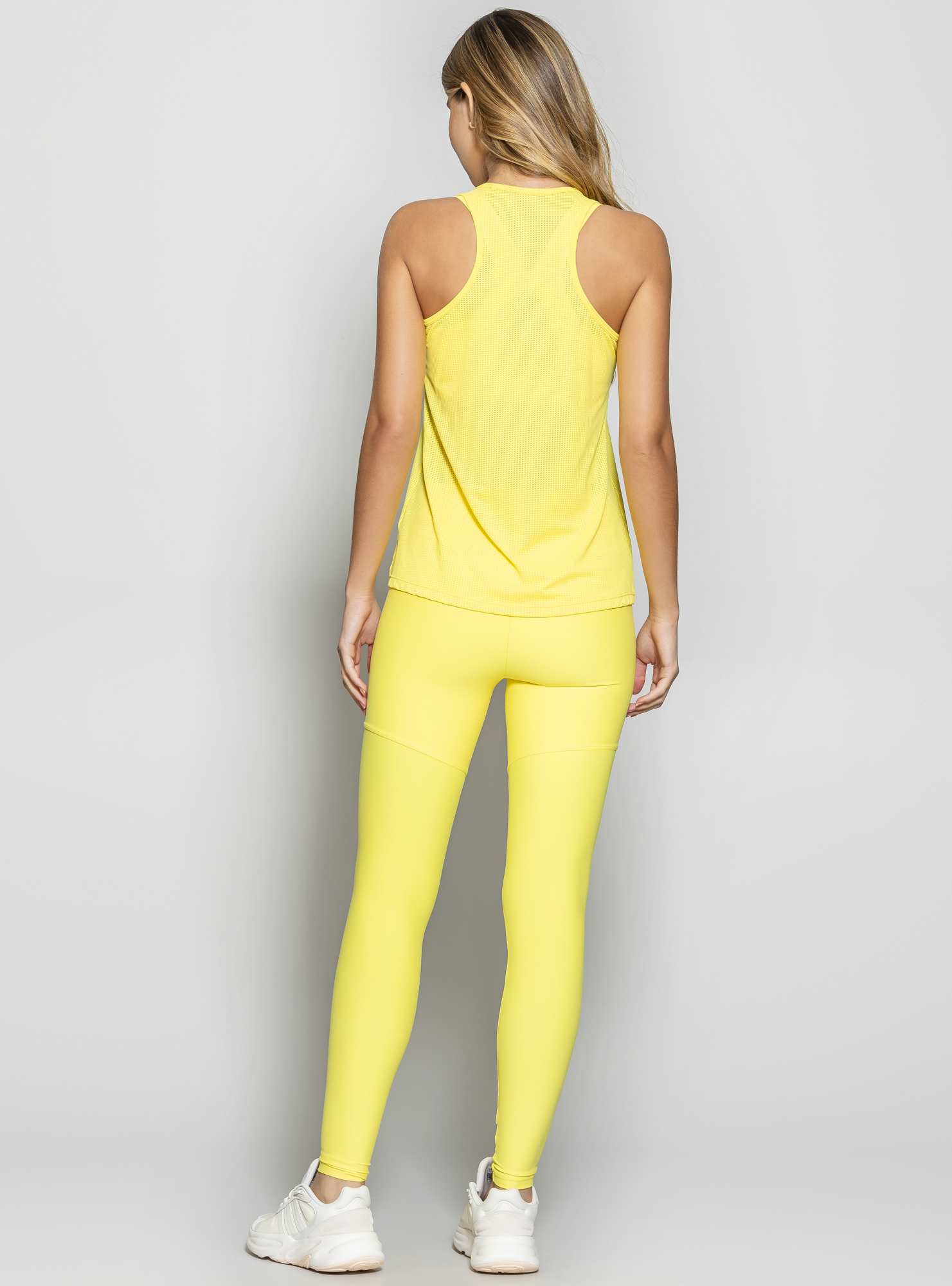 Regata Alongada Essencial Amarelo 03