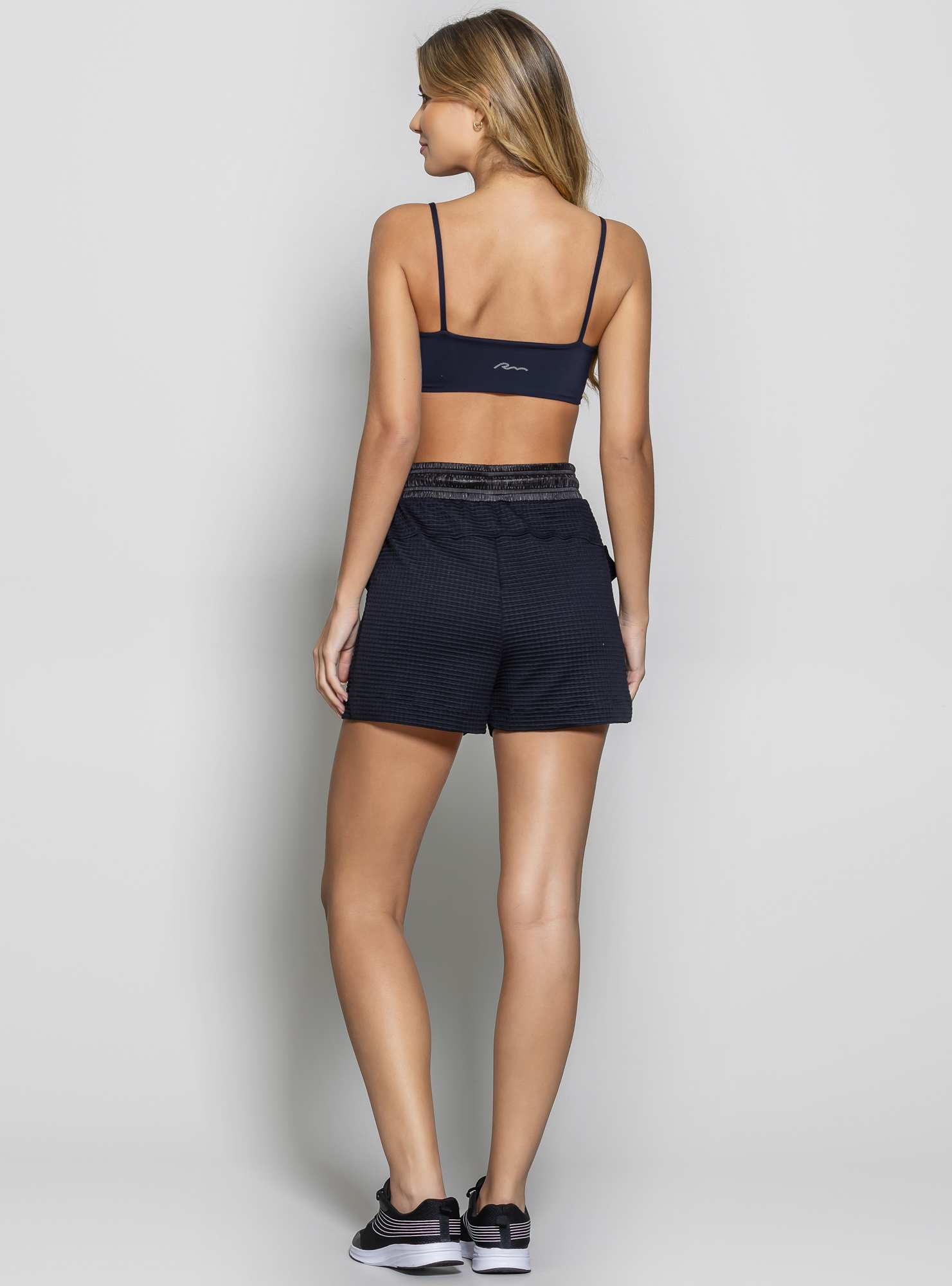 Short com Bolsos Dimensional Preto