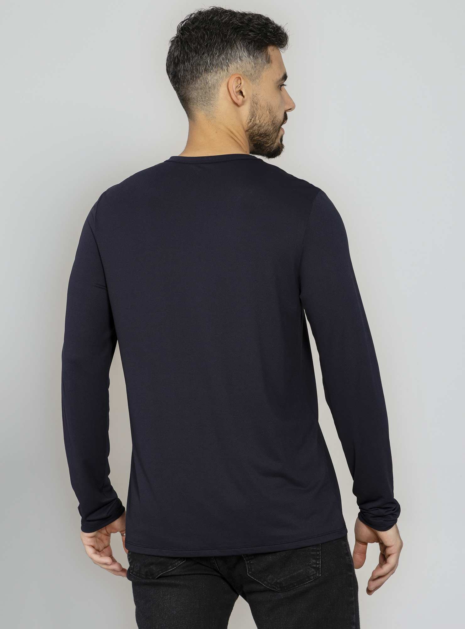 Camiseta Manga Longa Essencial Preto