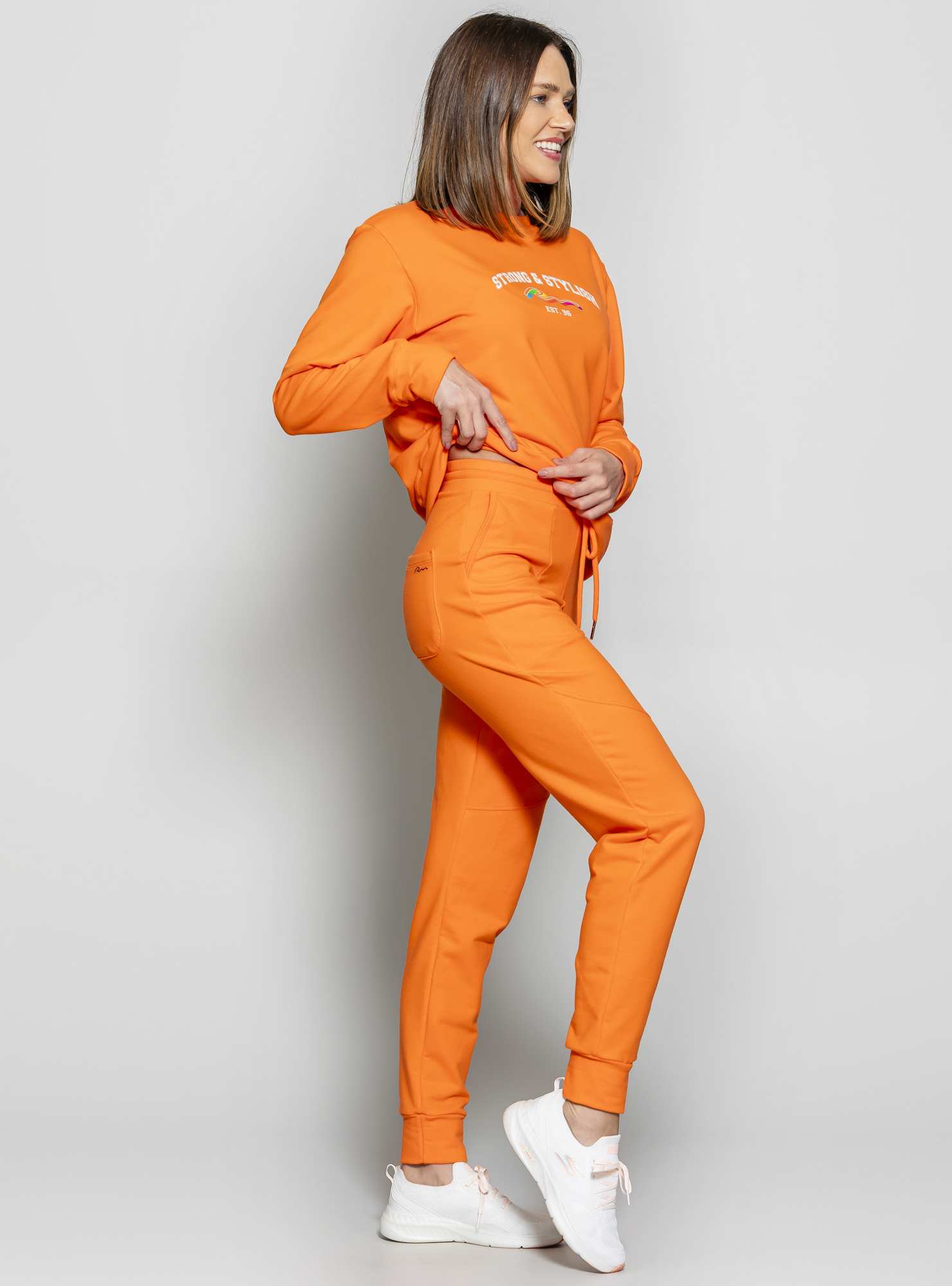 Calça Jogger de Moletinho Laranja 04