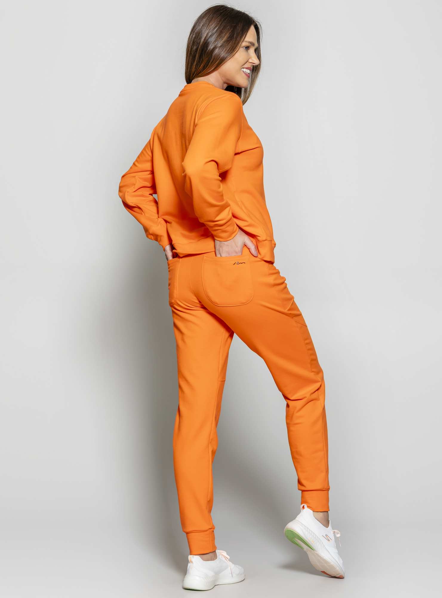 Calça Jogger de Moletinho Laranja 04