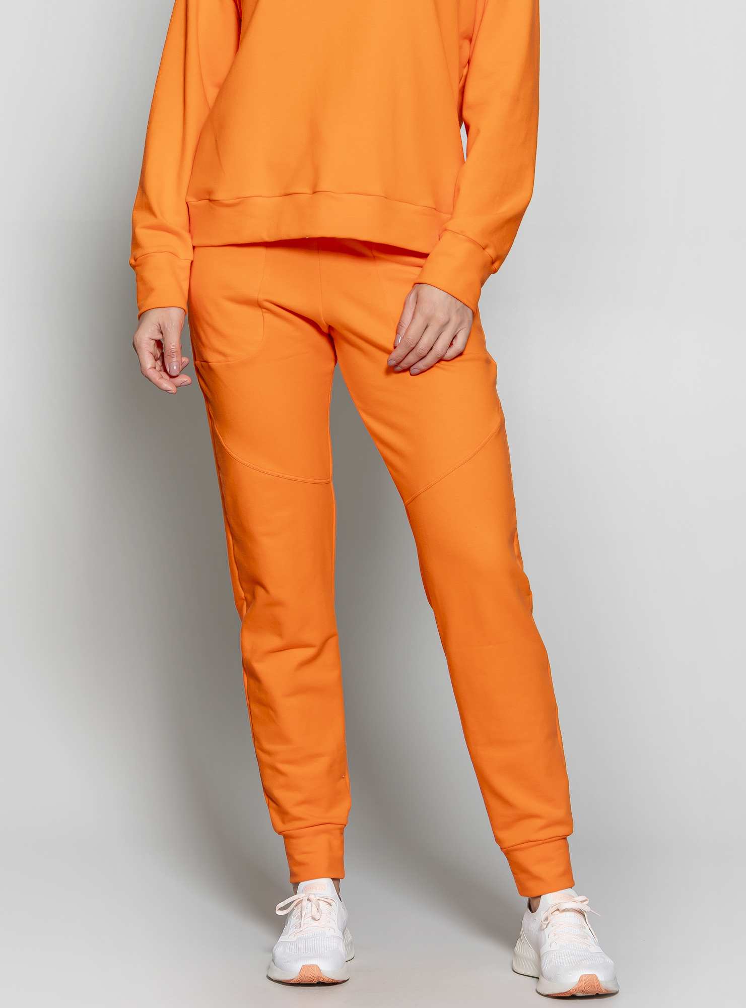 Calça Jogger de Moletinho Laranja 04