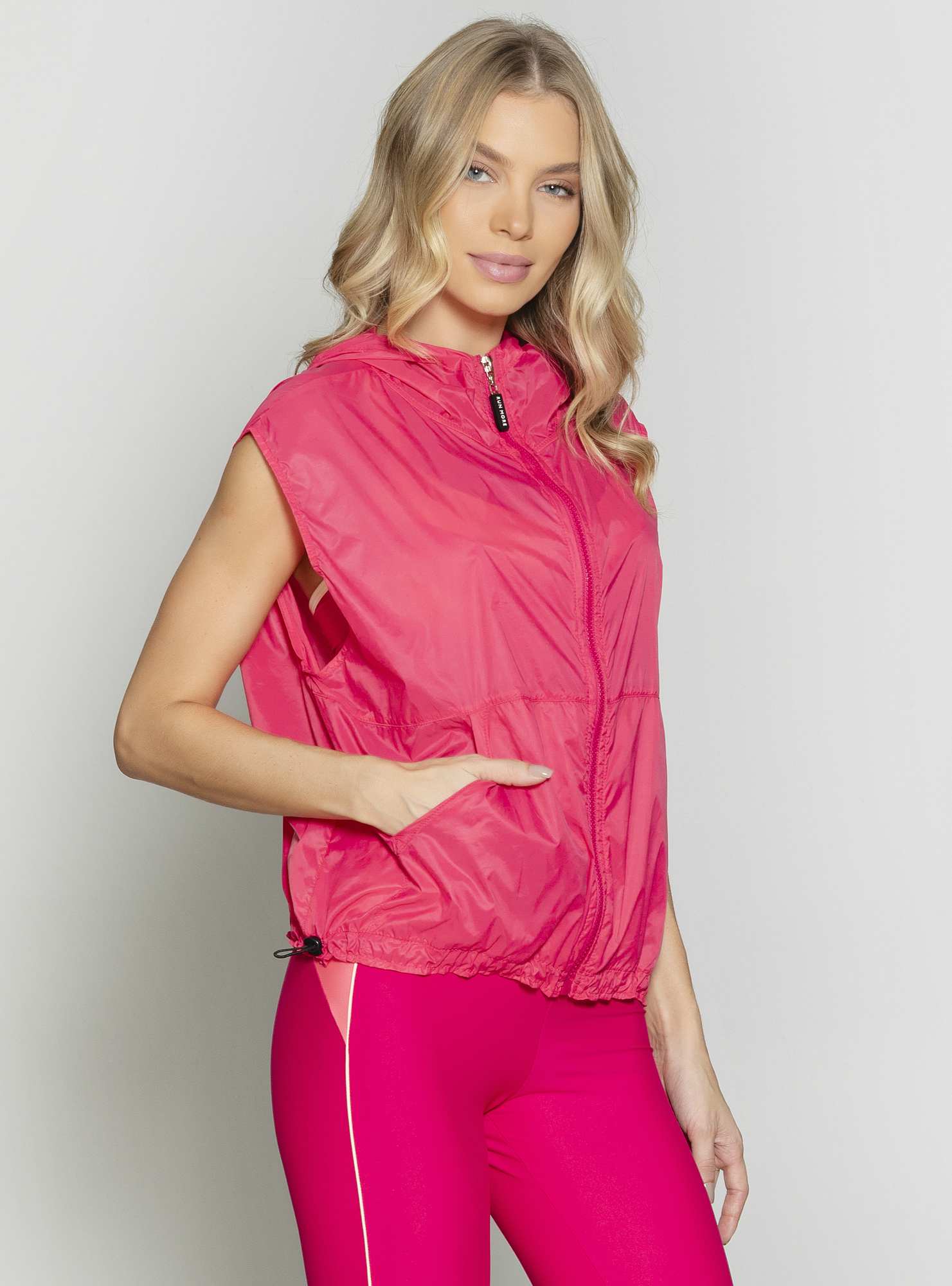 Colete Com Capuz Utility Rosa 01