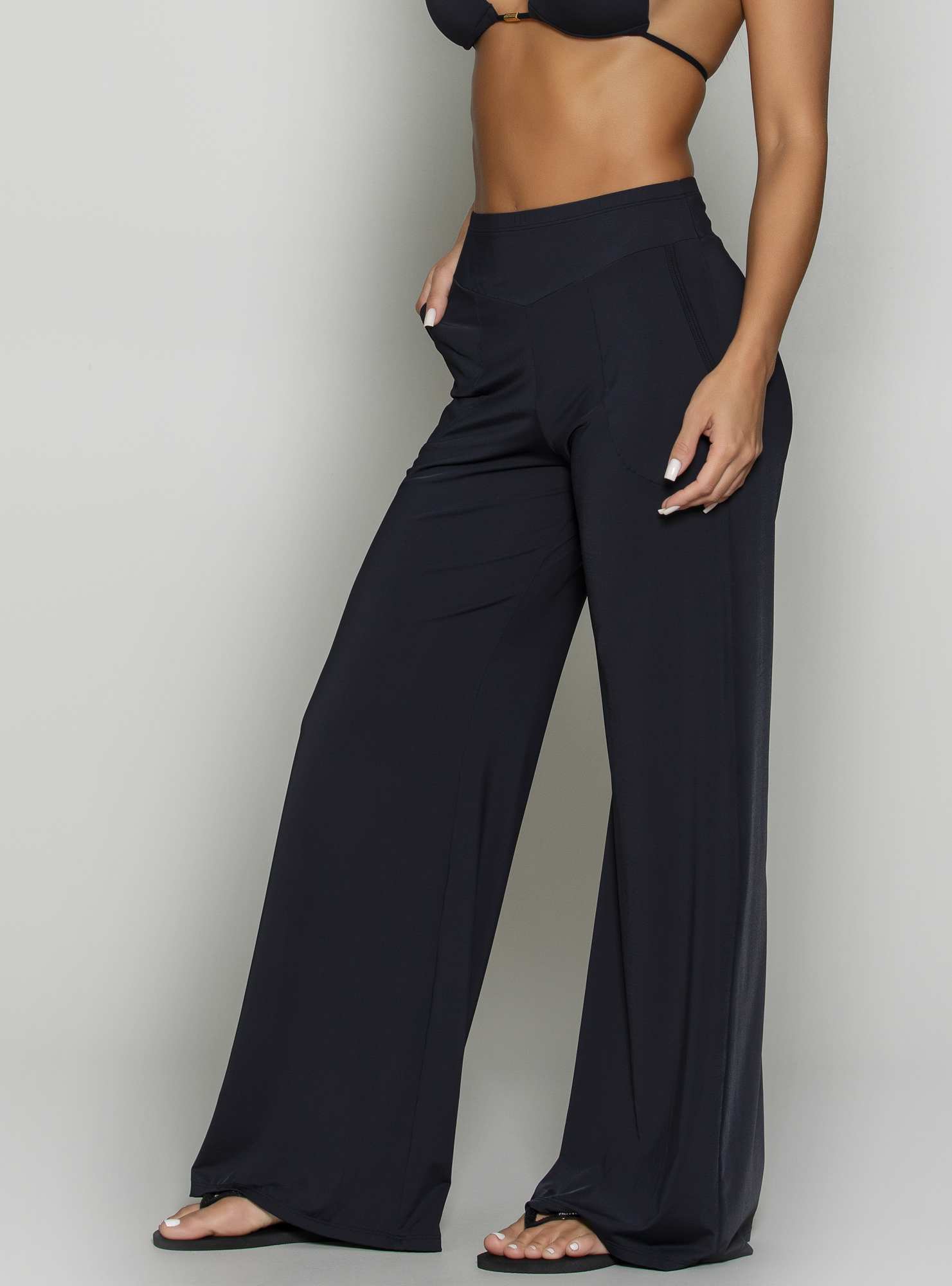 Calça Pantalona Essencial Preto
