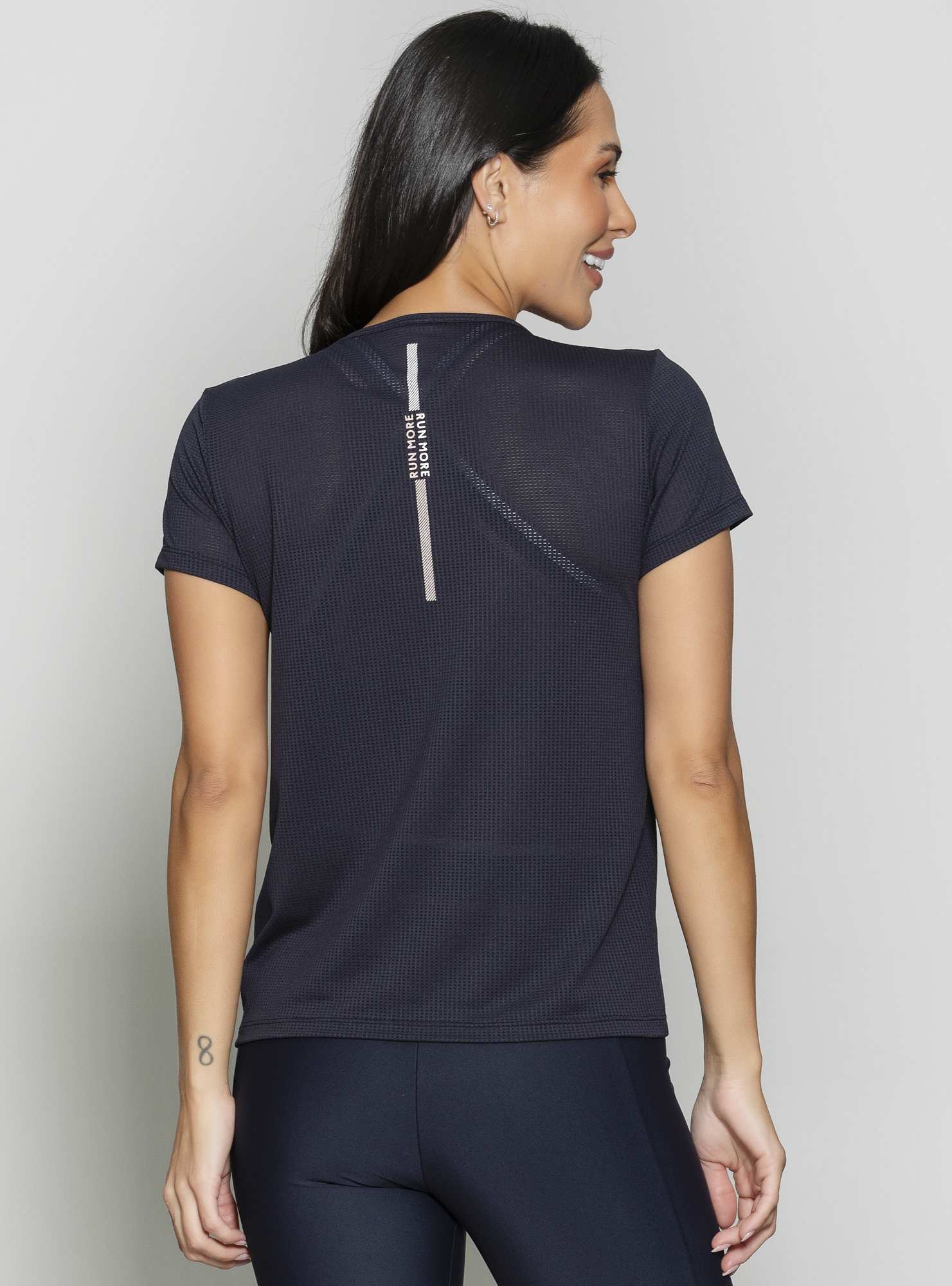T-Shirt Outlines Preto / Branco