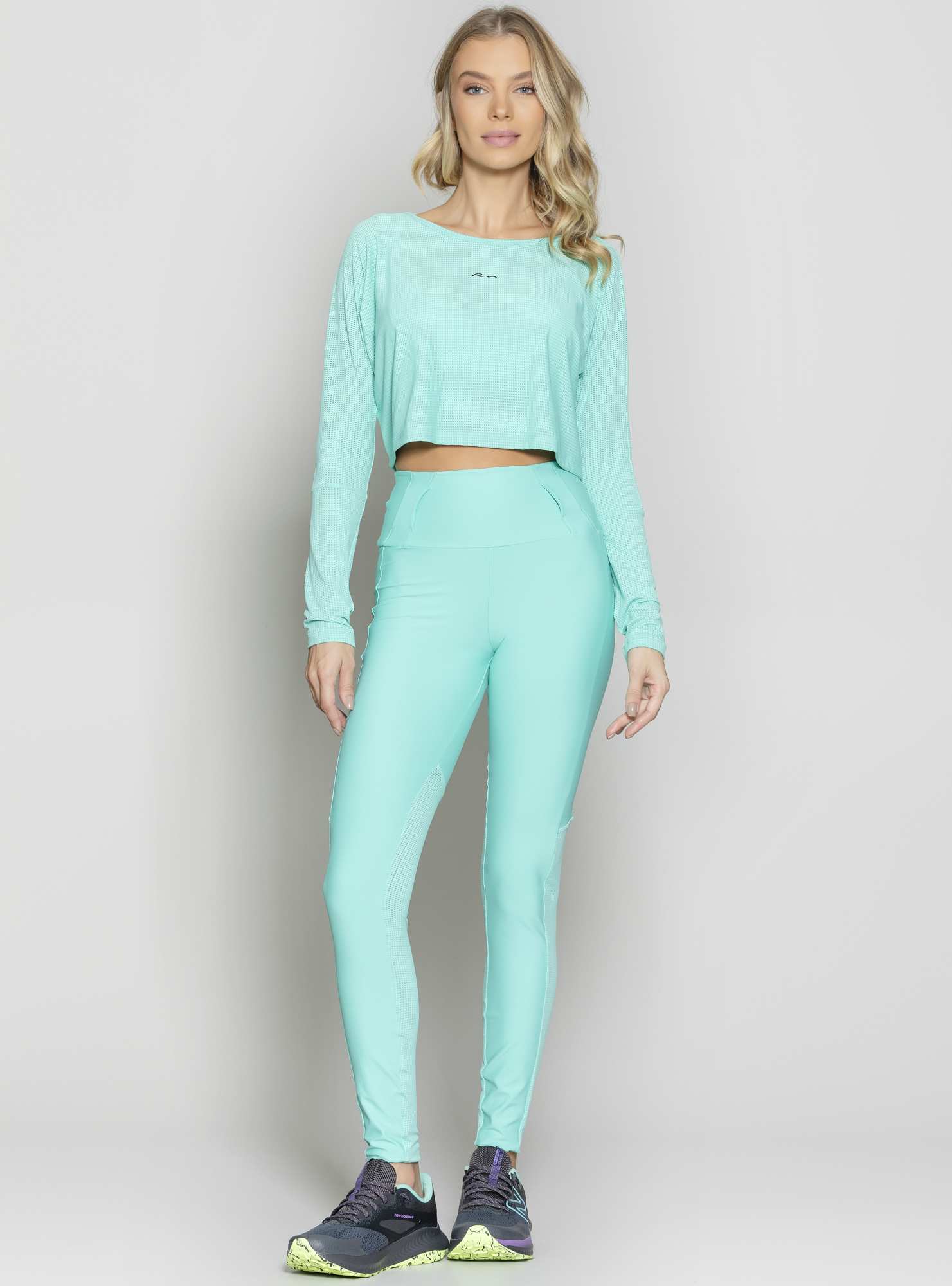 Blusa Cropped Manga Longa Modular Verde 14