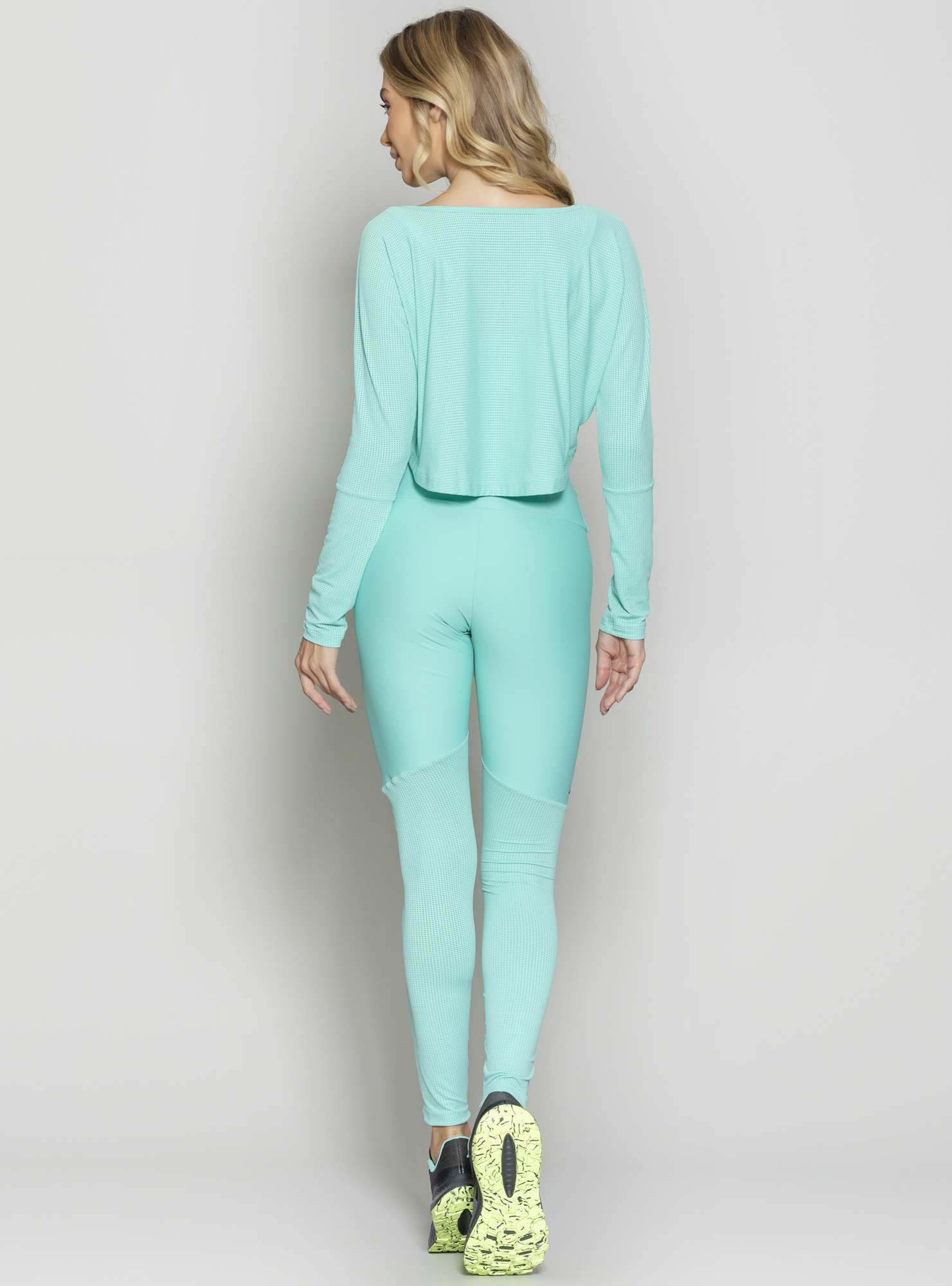 Blusa Cropped Manga Longa Modular Verde 14