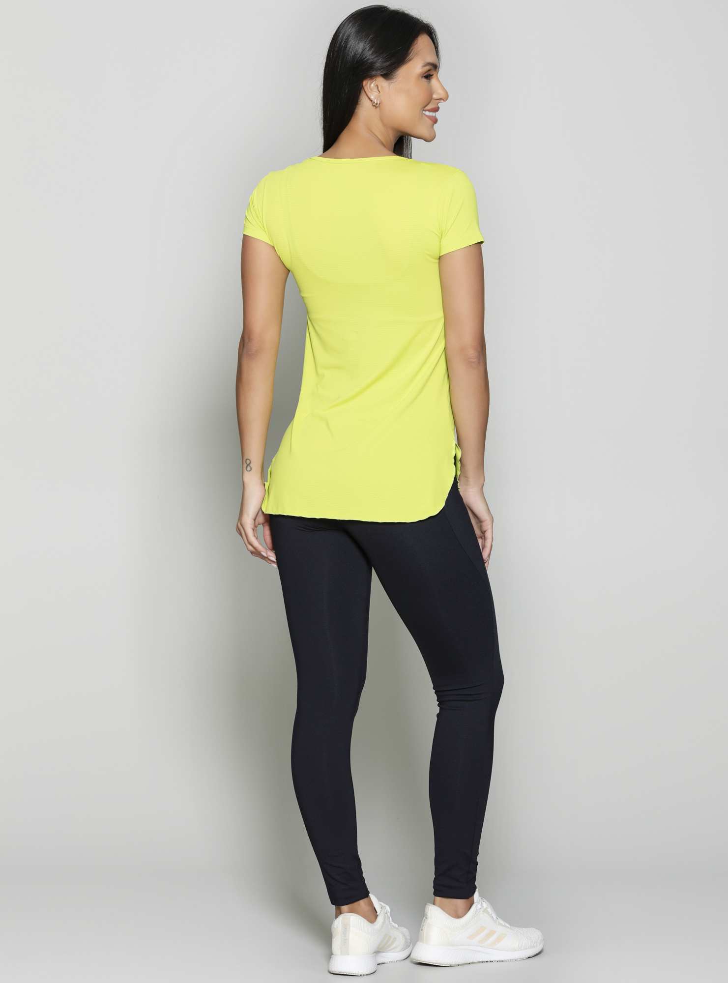 Blusa Alongada Essencial Verde 03