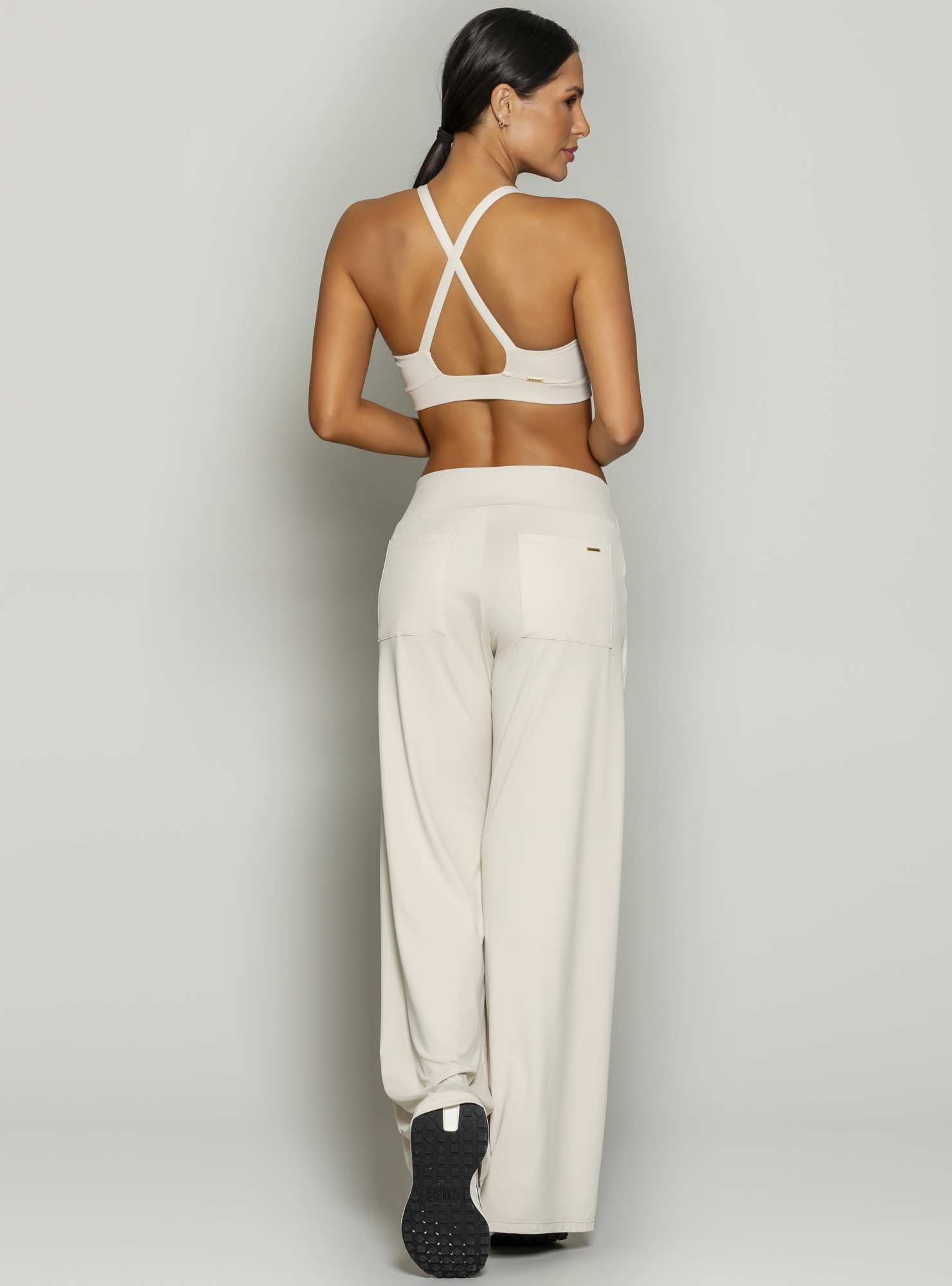 Calça Pantalona Not So Classic Bege 02