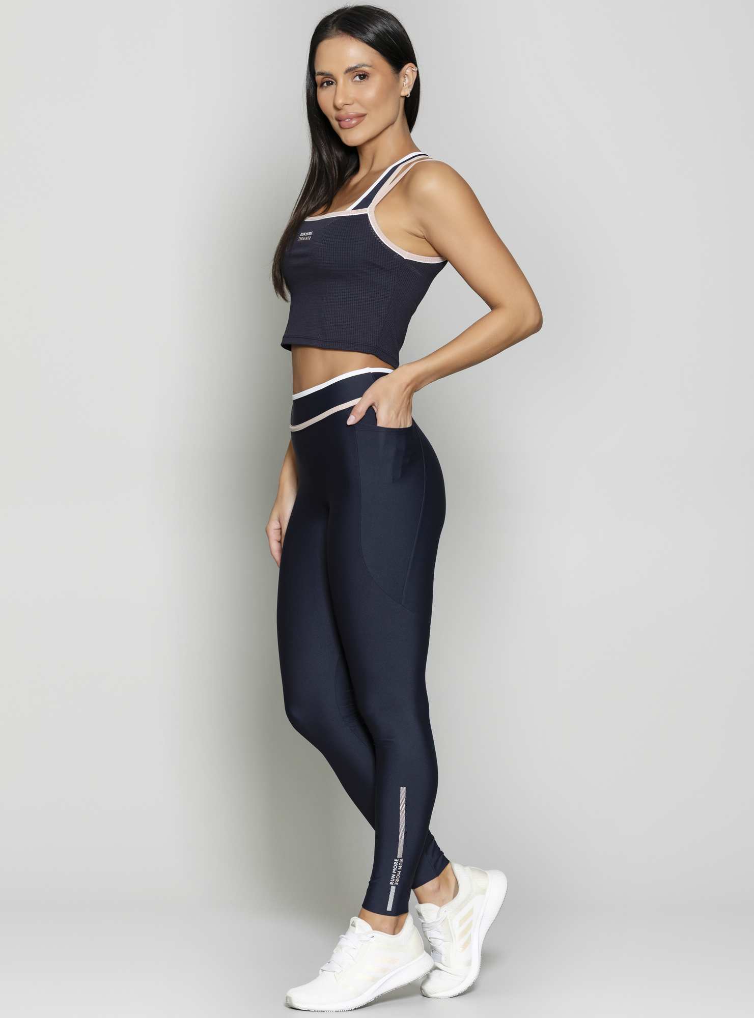 Regata Cropped Outlines Preto / Branco