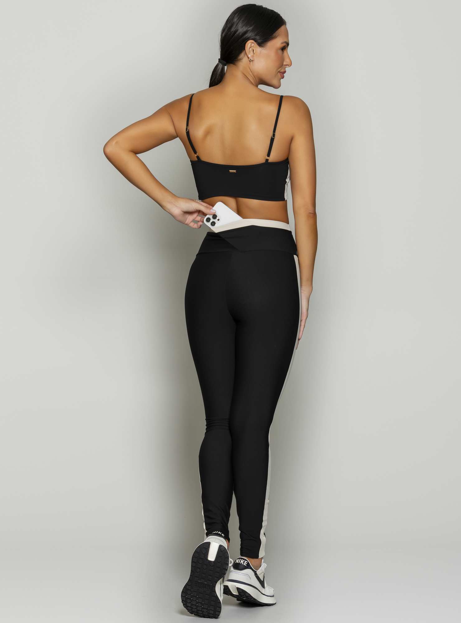 Top Leve Sustentação Not so Classic Preto 02 / Bege 02