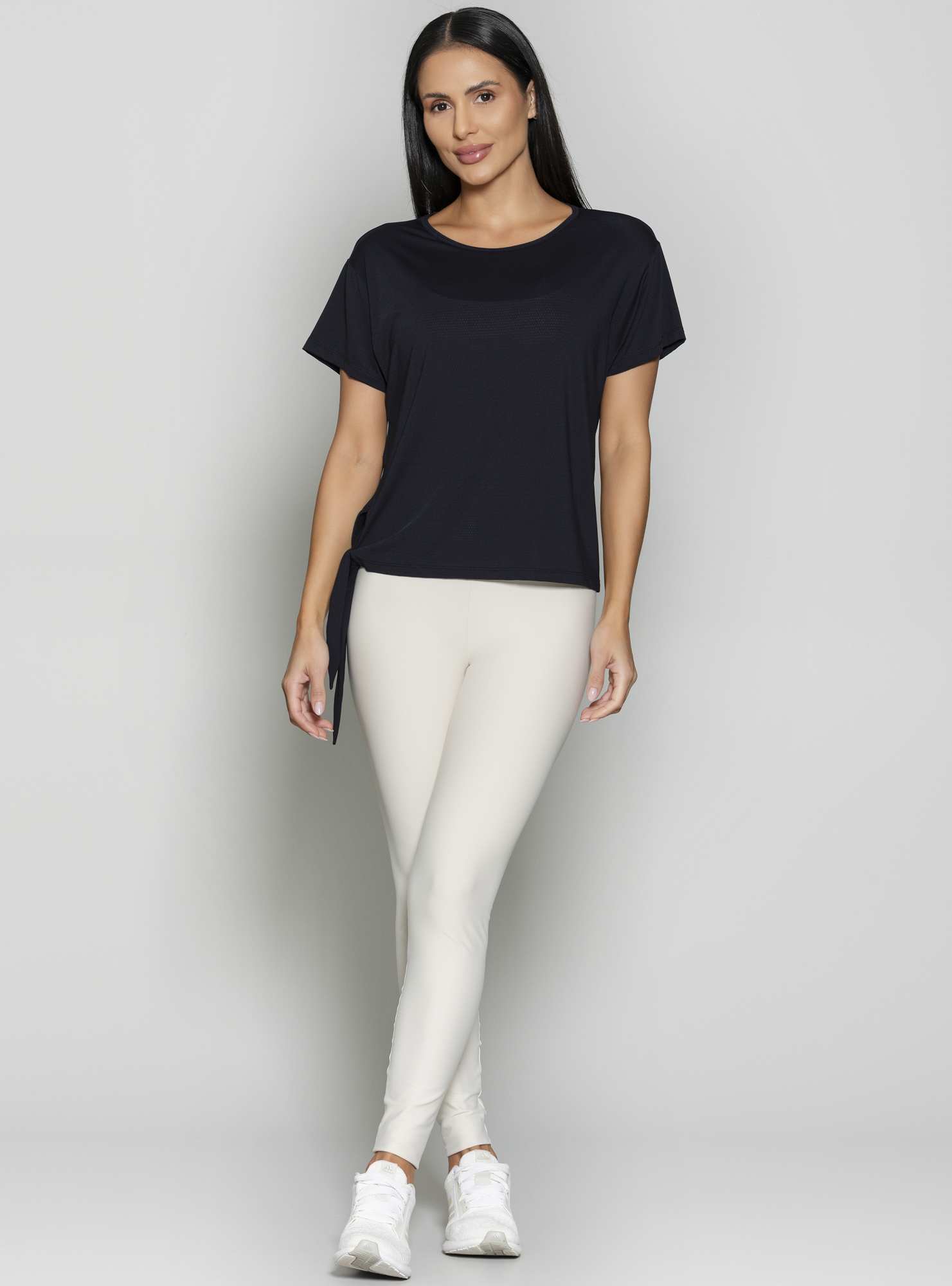 Blusa Com Amarração Essencial Preto