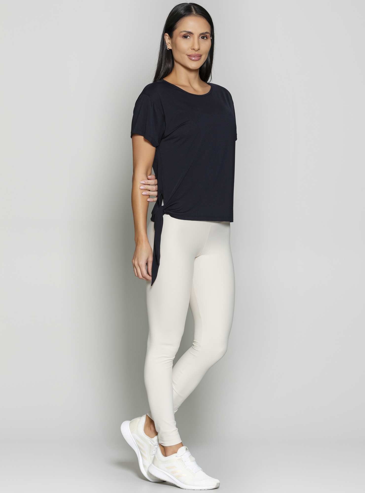Blusa Com Amarração Essencial Preto