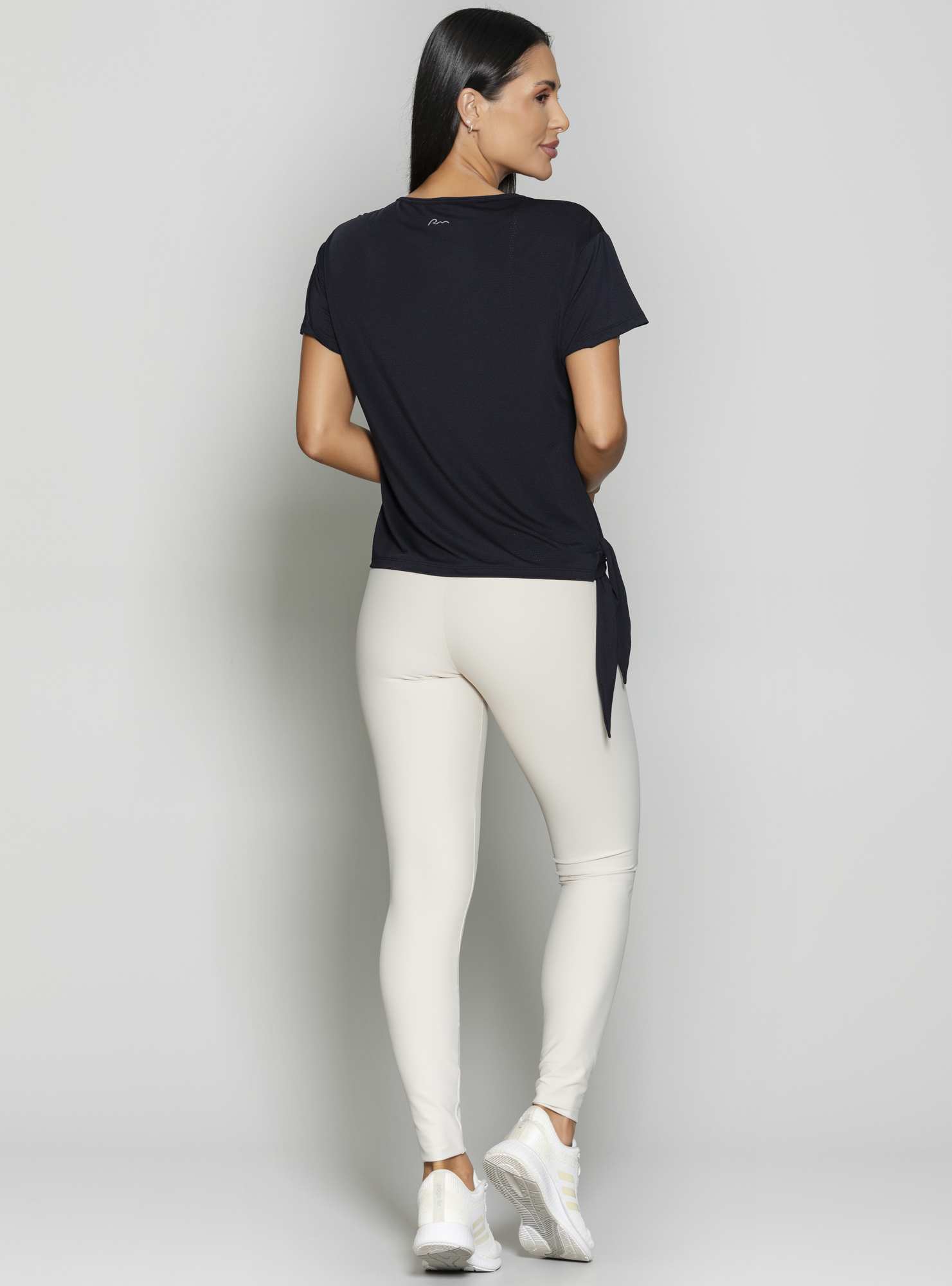 Blusa Com Amarração Essencial Preto