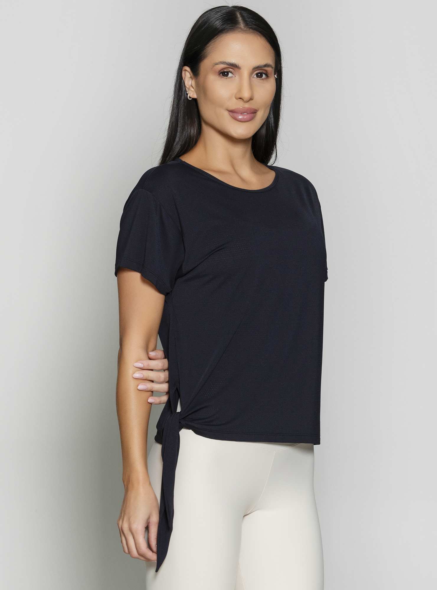 Blusa Com Amarração Essencial Preto