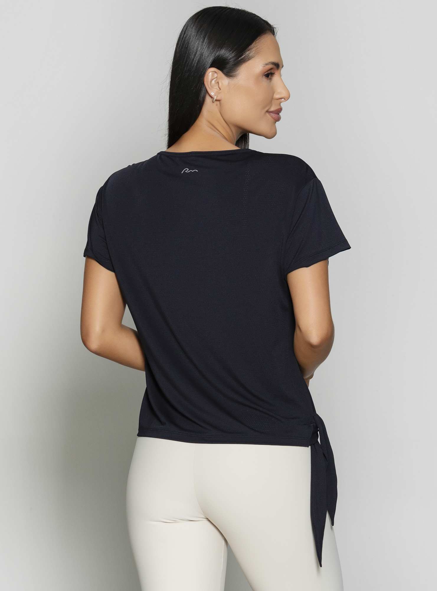 Blusa Com Amarração Essencial Preto