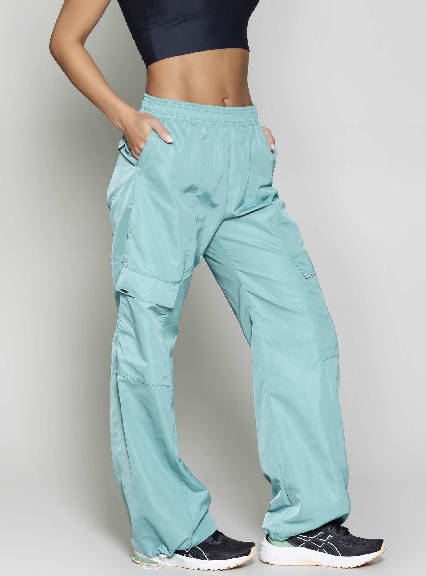 Calça Com Bolsos Utility Verde 10